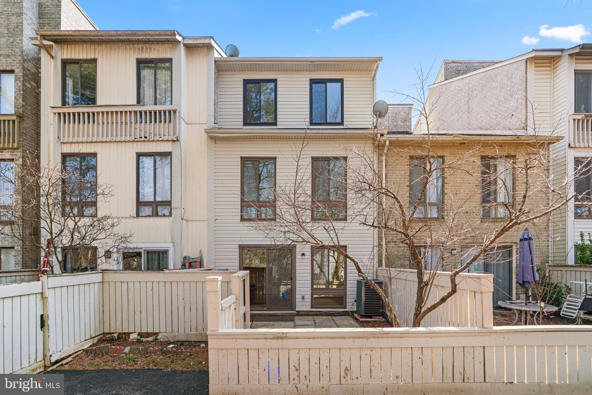 CLUBSIDE - Residential