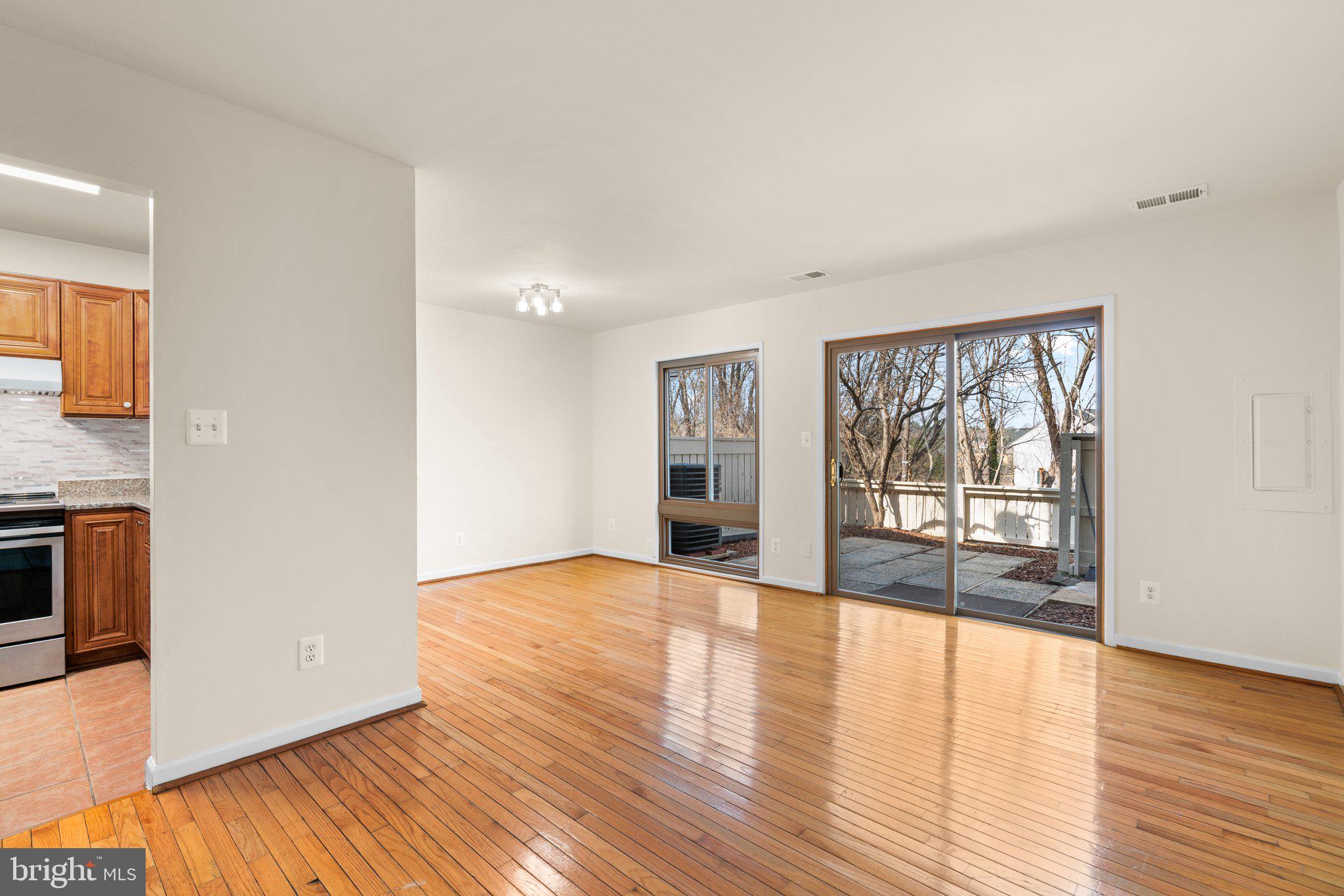 CLUBSIDE - Residential