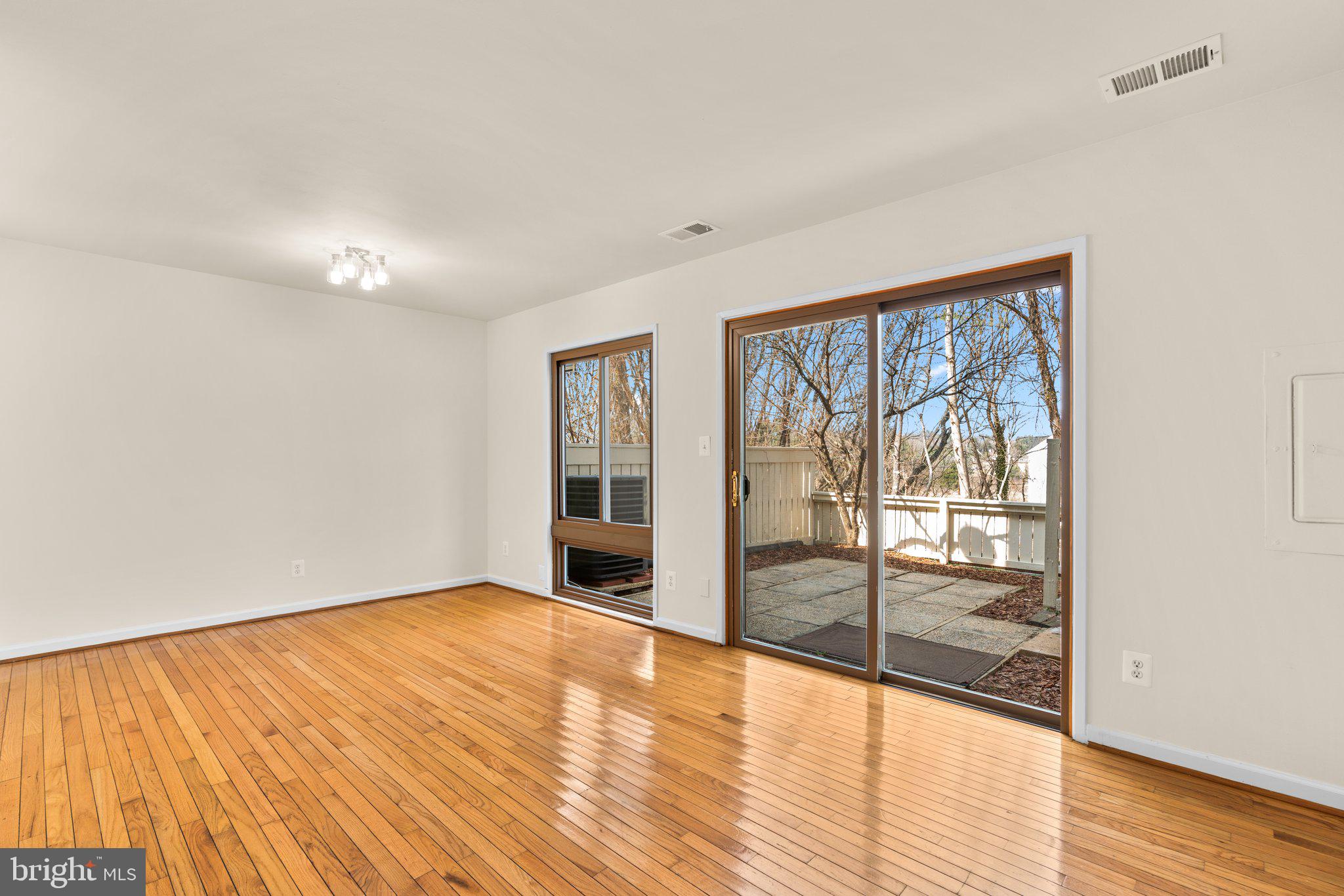 CLUBSIDE - Residential