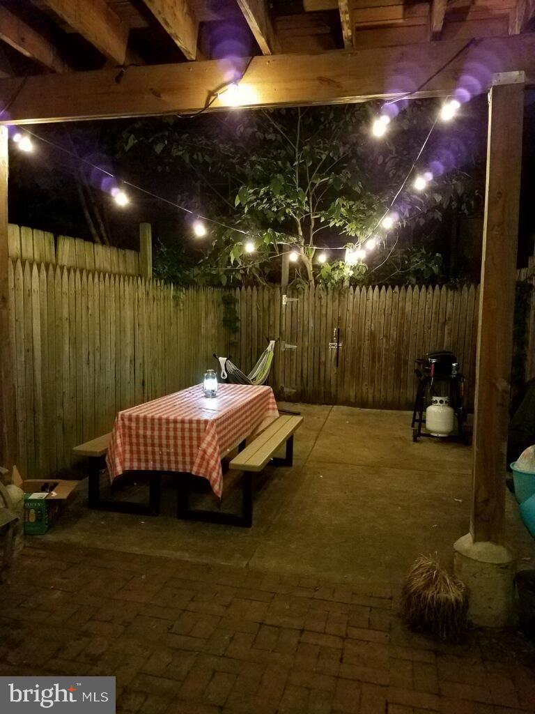 Clean, new one bedroom on ground floor with large yard. Hardwood floors. Central air. Washer/Dryer on premises. Great neighborhood within easy walk to University City, Rittenhouse Square and Downtown Philly. Near supermarket, pharmacy, restaurants, nightlife, fitness center and cafes. Available immediately. Cats okay. No dogs, please.