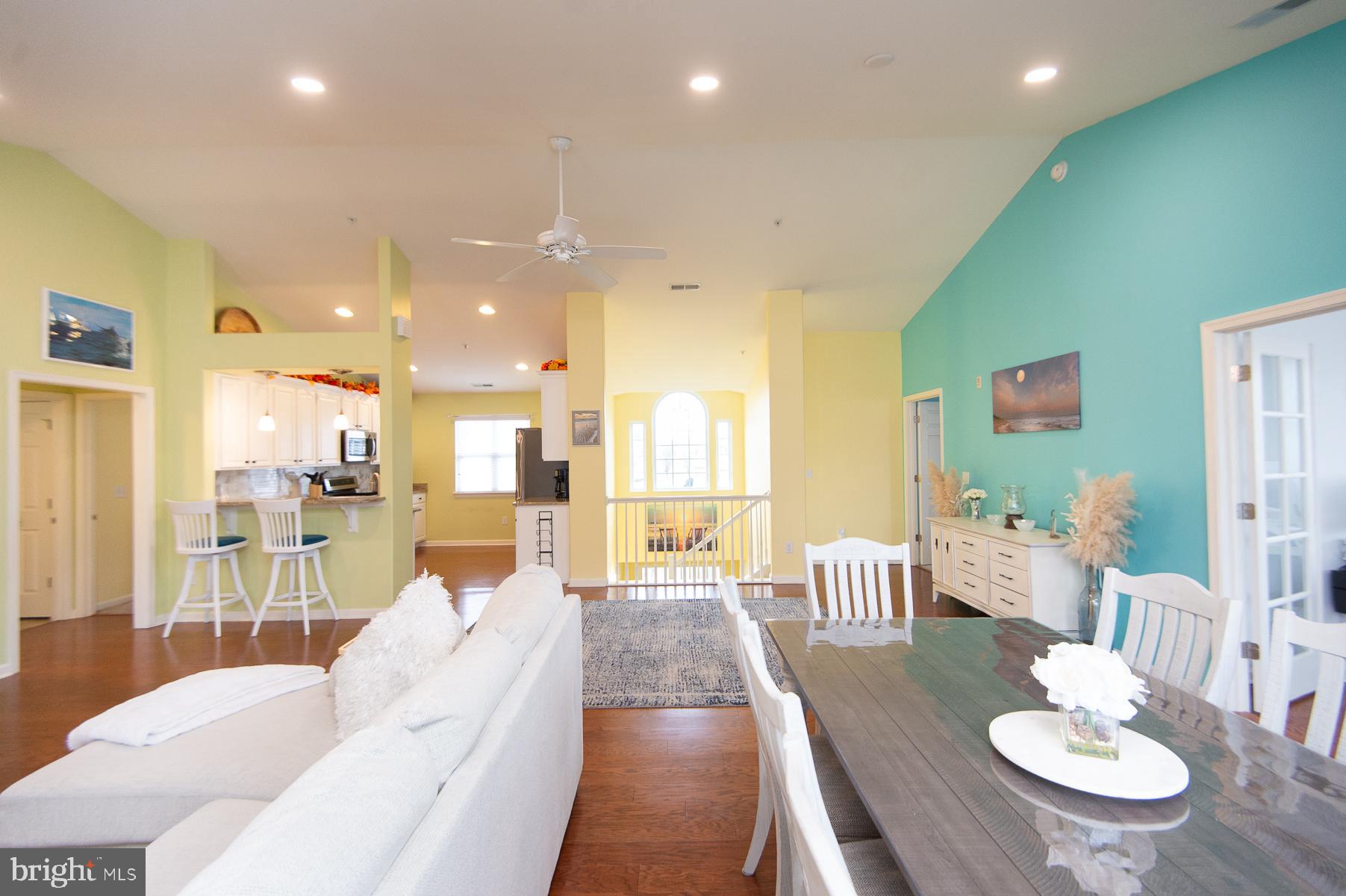 WOODS COVE - Residential