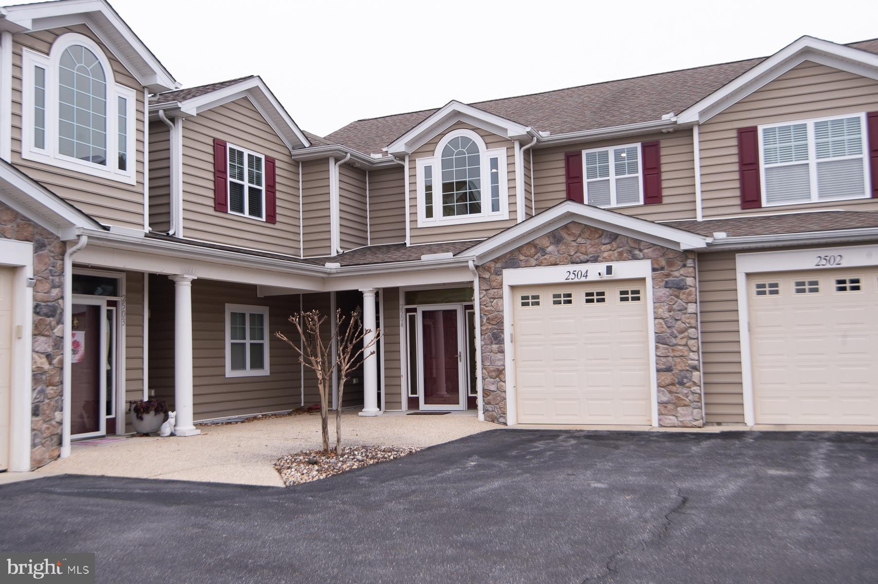 WOODS COVE - Residential