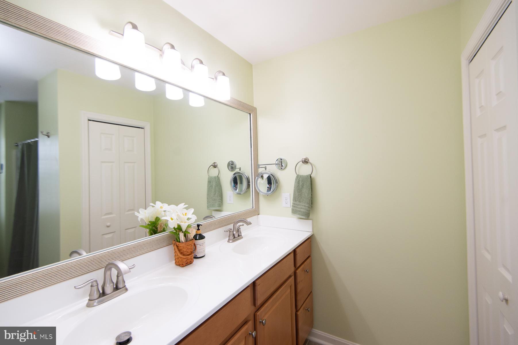 WOODS COVE - Residential