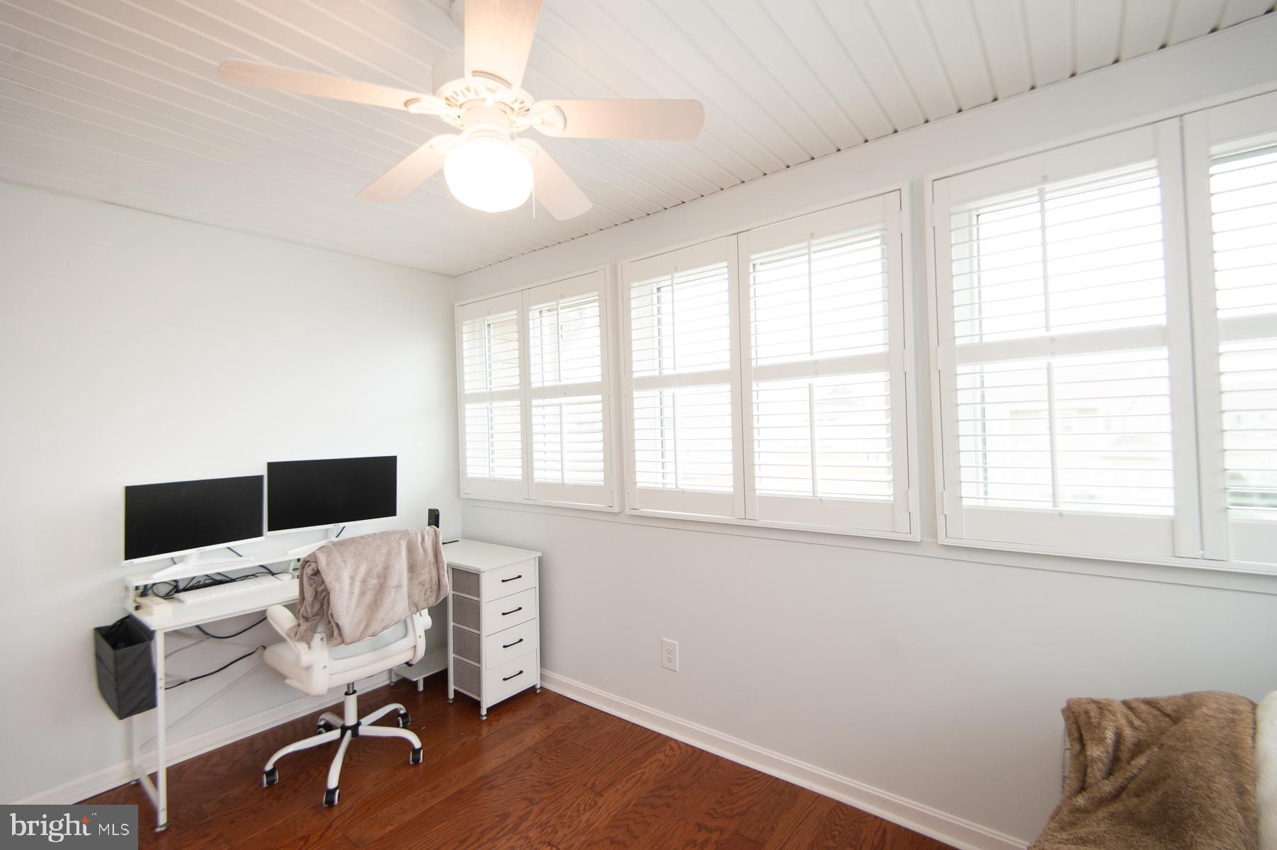 WOODS COVE - Residential