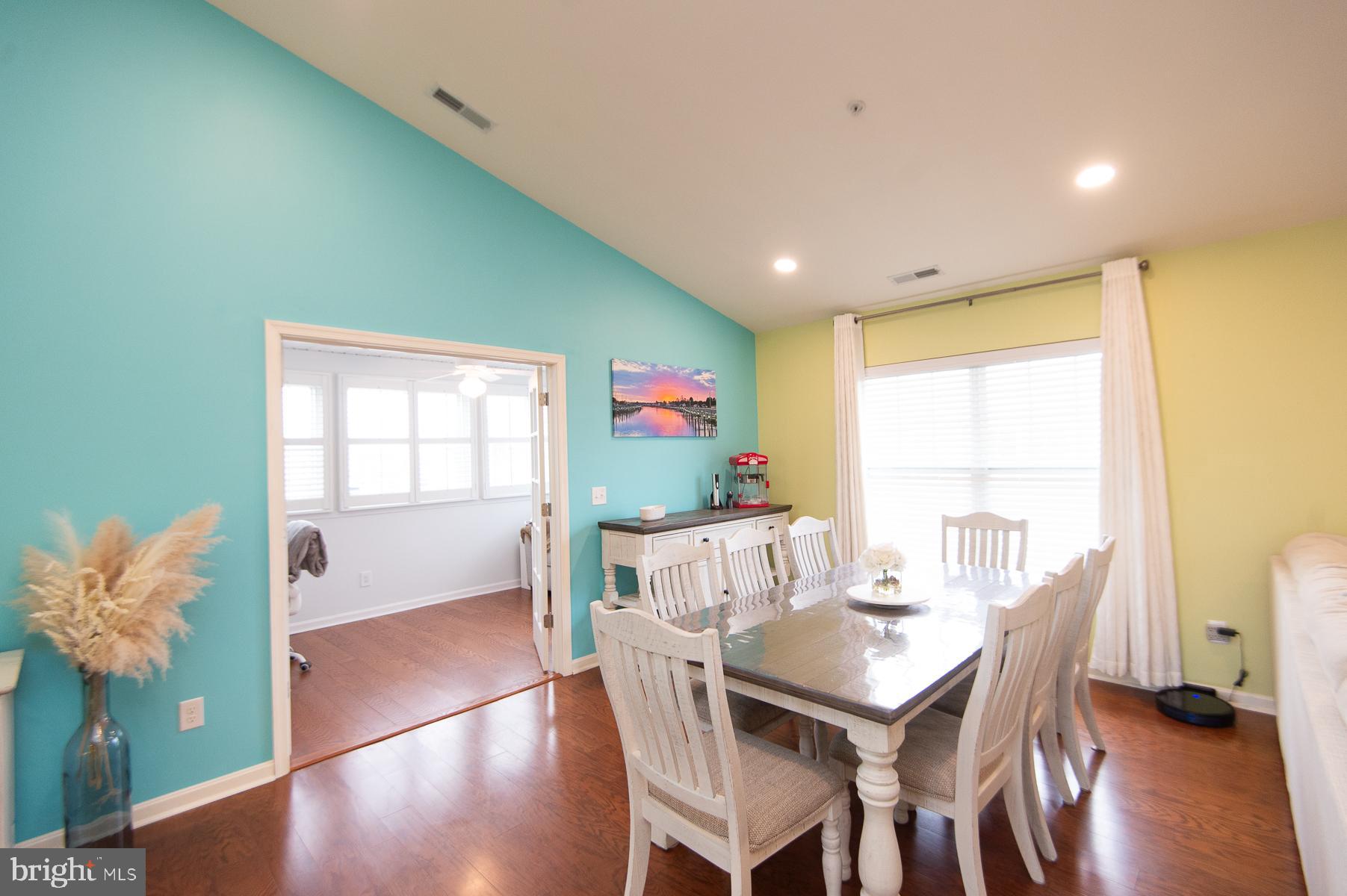 WOODS COVE - Residential