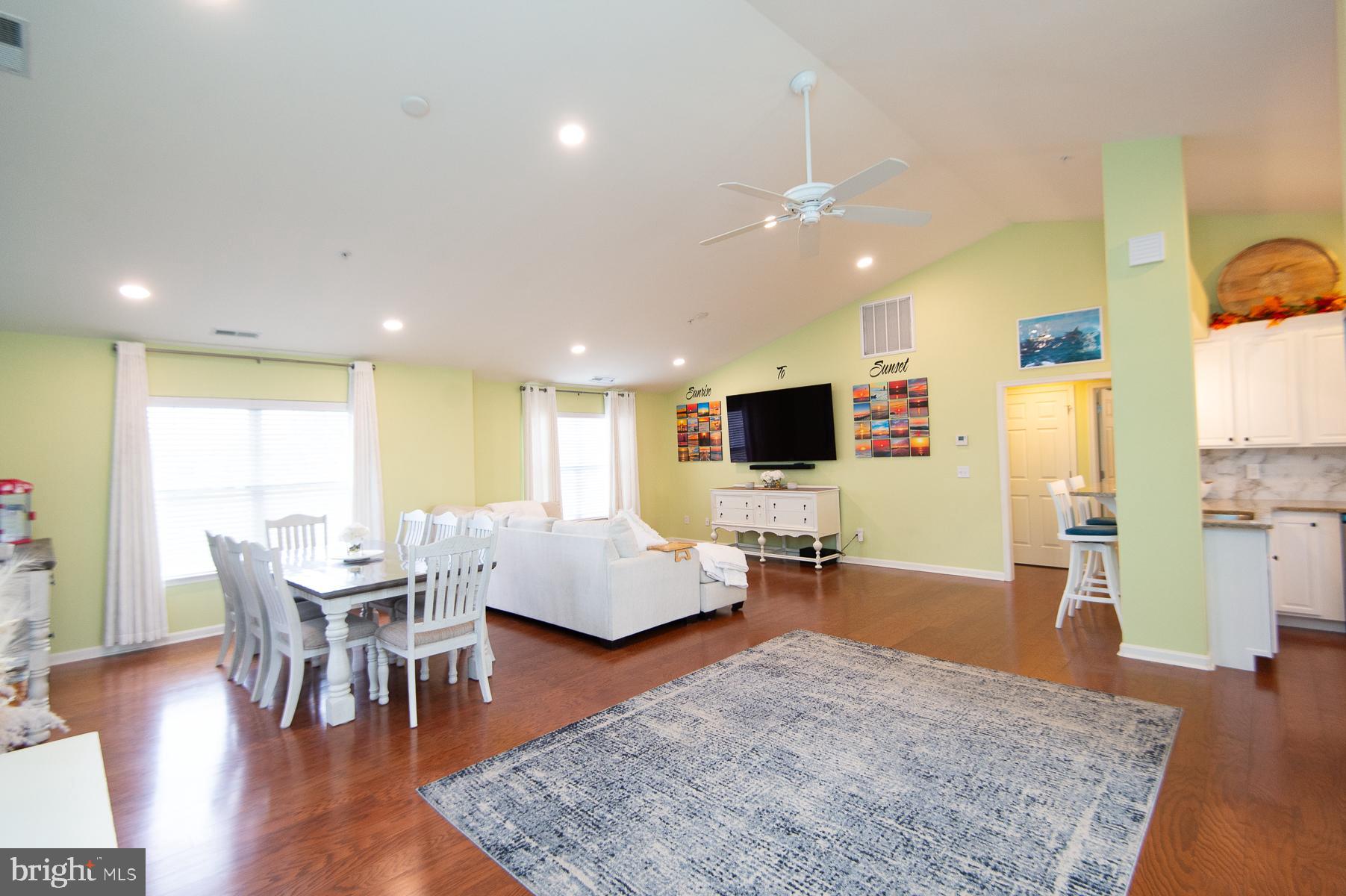 WOODS COVE - Residential