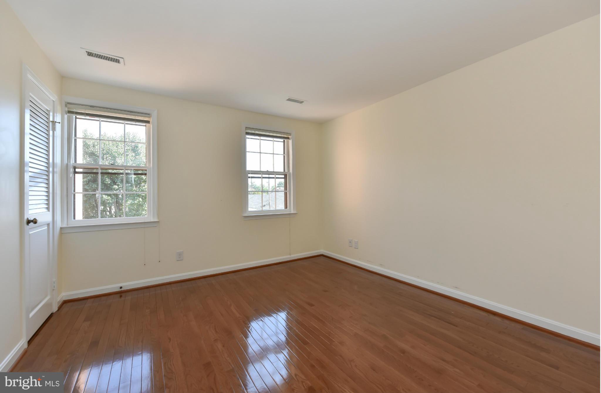 WASHINGTON SQUARE - Residential Lease