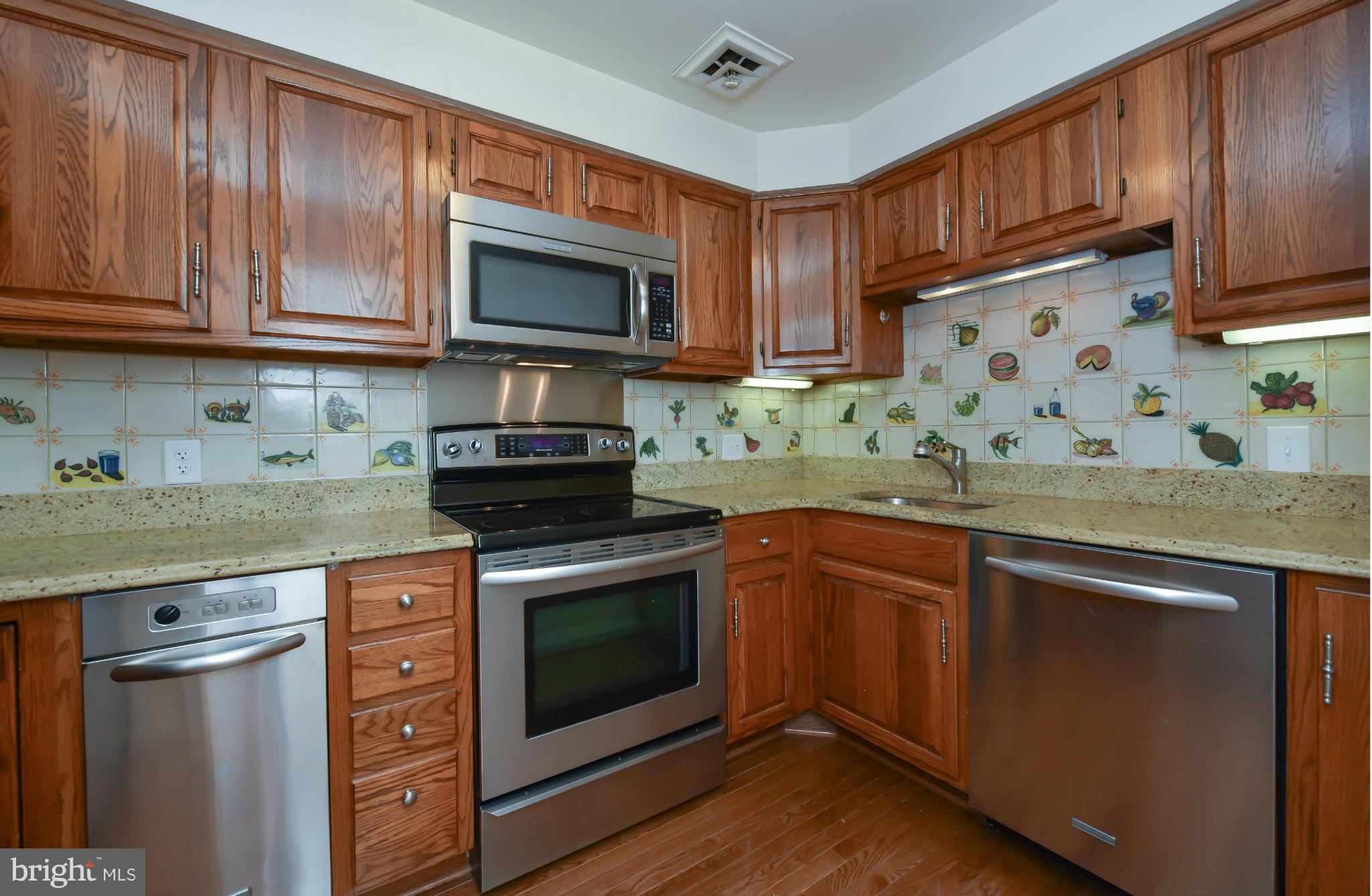 WASHINGTON SQUARE - Residential Lease