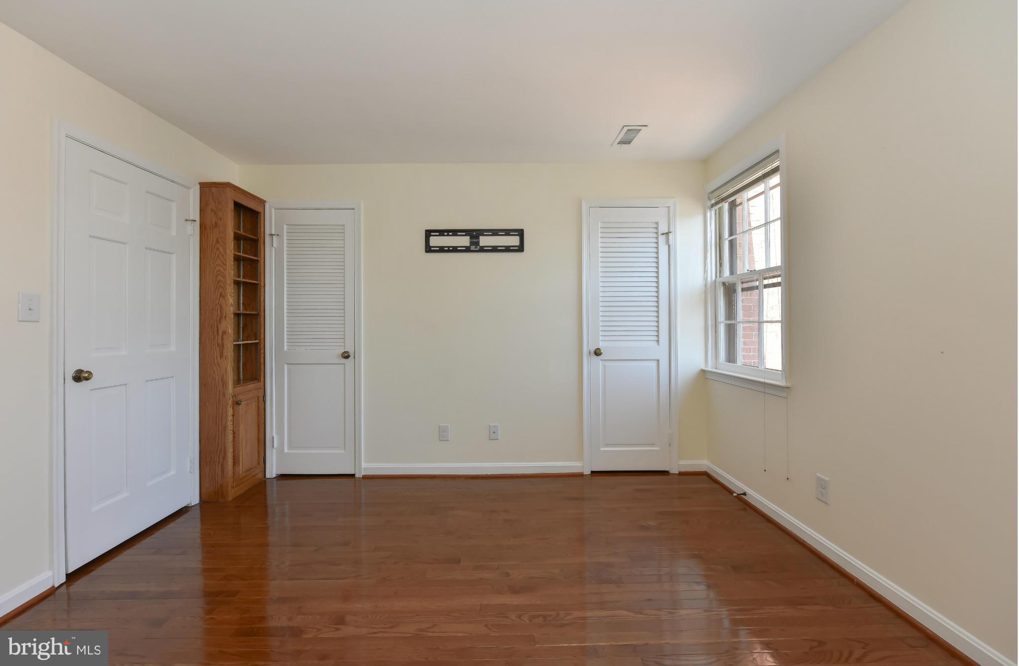 WASHINGTON SQUARE - Residential Lease