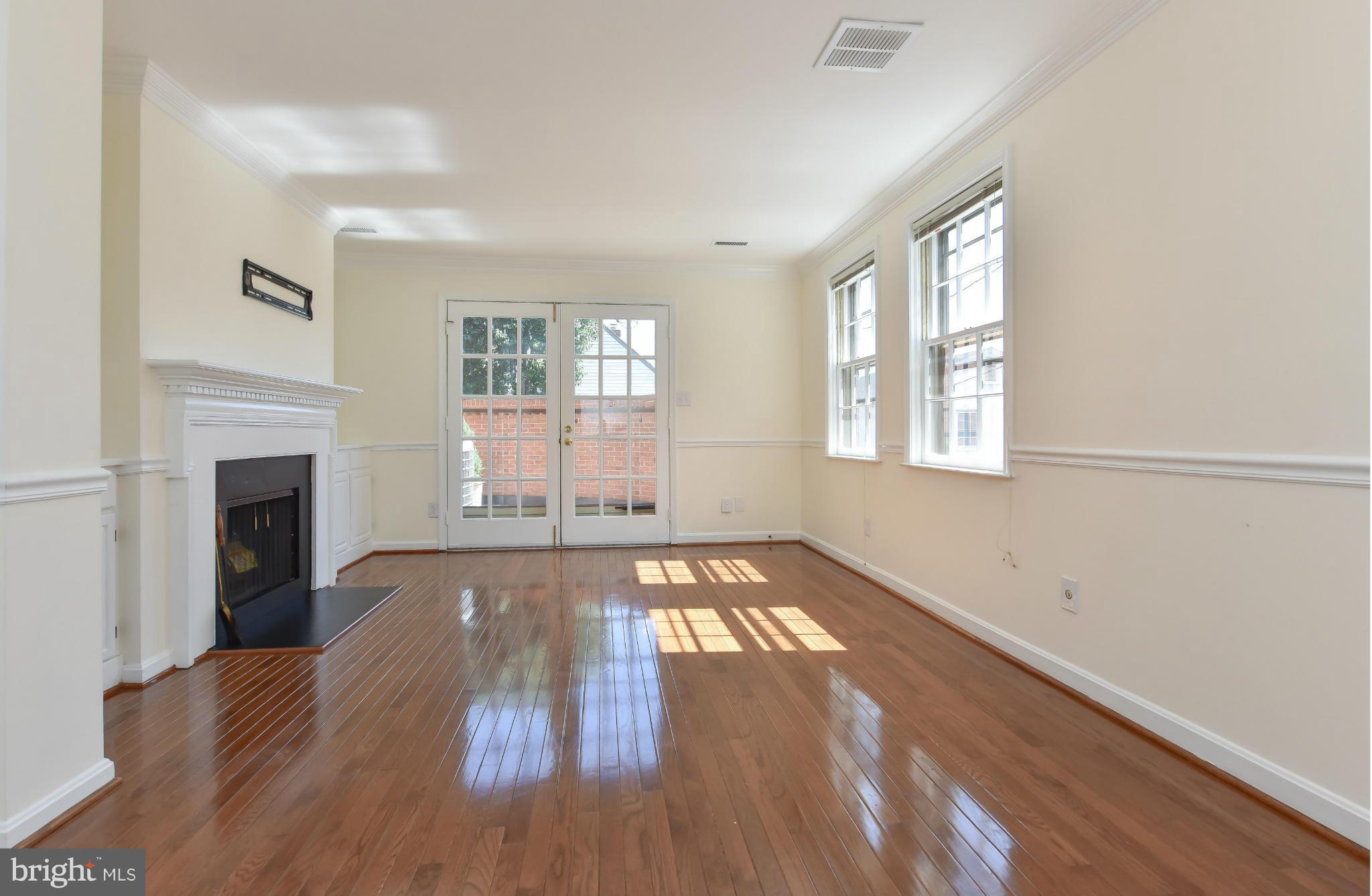 WASHINGTON SQUARE - Residential Lease