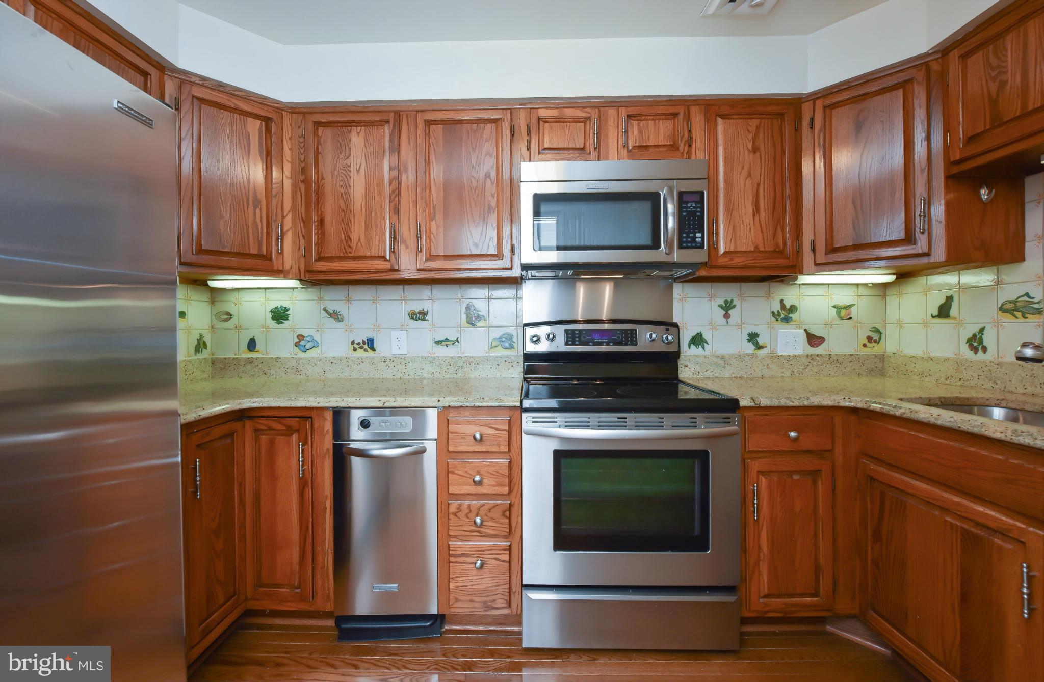 WASHINGTON SQUARE - Residential Lease