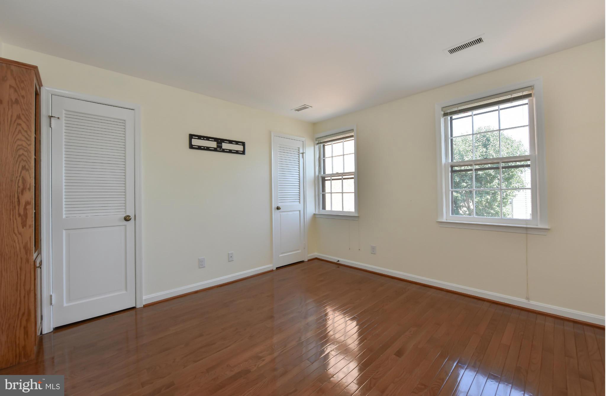 WASHINGTON SQUARE - Residential Lease