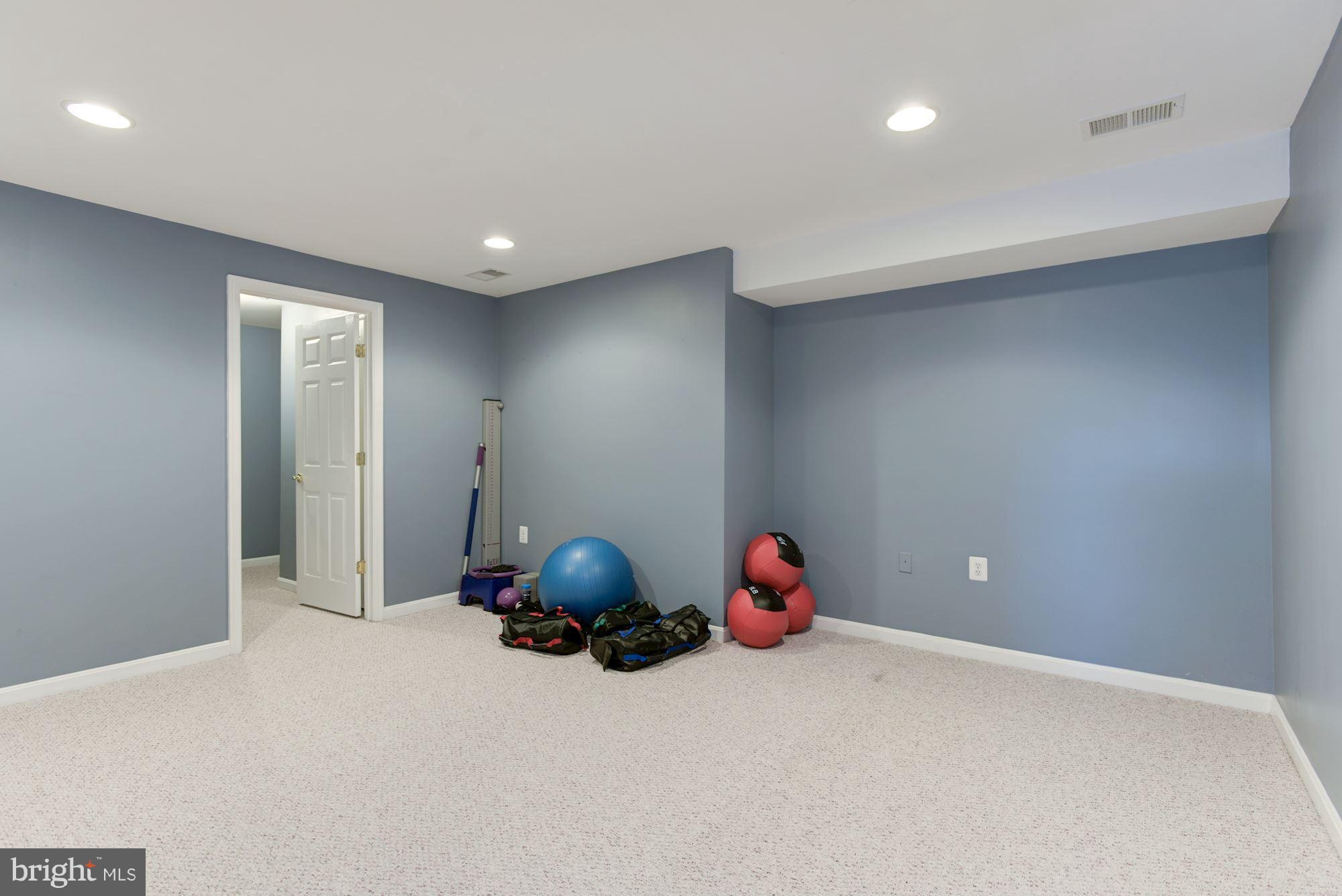 LOCUST HILL - Residential