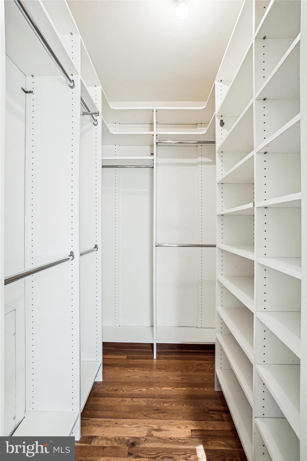 BARRISTERS PLACE - Residential