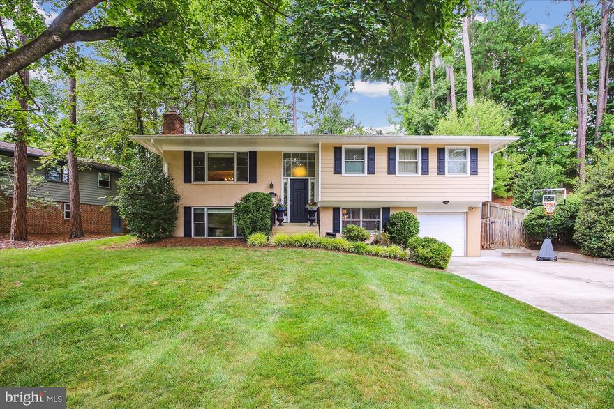 OFFER DEADLINE - Monday, April 28 - 7PM. Experience Vienna Life in this EXQUISITE 4 bedroom split foyer in sought after Barristers Place on cul de sac street! Nestled on a quiet cul de sac street. Backyard HAVEN fully fenced in w/ tree house, swing, built in sand box, and expansive stone patio w/ space for eating, plenty of seating and entertaining. Minutes to W&OD trail and bustling downtown Vienna. Zoned for highly desirable Louise Archer / Thoreau and Madison school pyramid.  $60K+ UPGRADES include : 2025 fresh paint main level, refinished utility room floor -  2024 NEW secondary refrigerator - 2023 NEW stainless steel chimney lining w/ lifetime warranty, NEW top mount damper, NEW exterior cleanout door code, NEW fireplace doors, NEW tile entryway & underlayment, FRESH paint lower level, NEW electric panel - 2022 extensive landscaping - 2021 NEW dryer, extensive landscaping - 2019 NEW kitchen refrigerator, NEW copper water lines,  NEW Pella entryway w/ side windows, frame, transom and door, NEW screens for all Pella windows - 2018 extensive landscaping - 2017 NEW dishwasher - 2016 NEW carpet lower level bedroom -2015 NEW and expanded concrete driveway w/ side yard ramp and drain pipe - 2014 NEW and complete attic fill w/ blown-in insulation, NEW water heater and plumbing code upgrades (pan install, expansion tank addition), custom closet systems and so much more... WELCOME HOME!