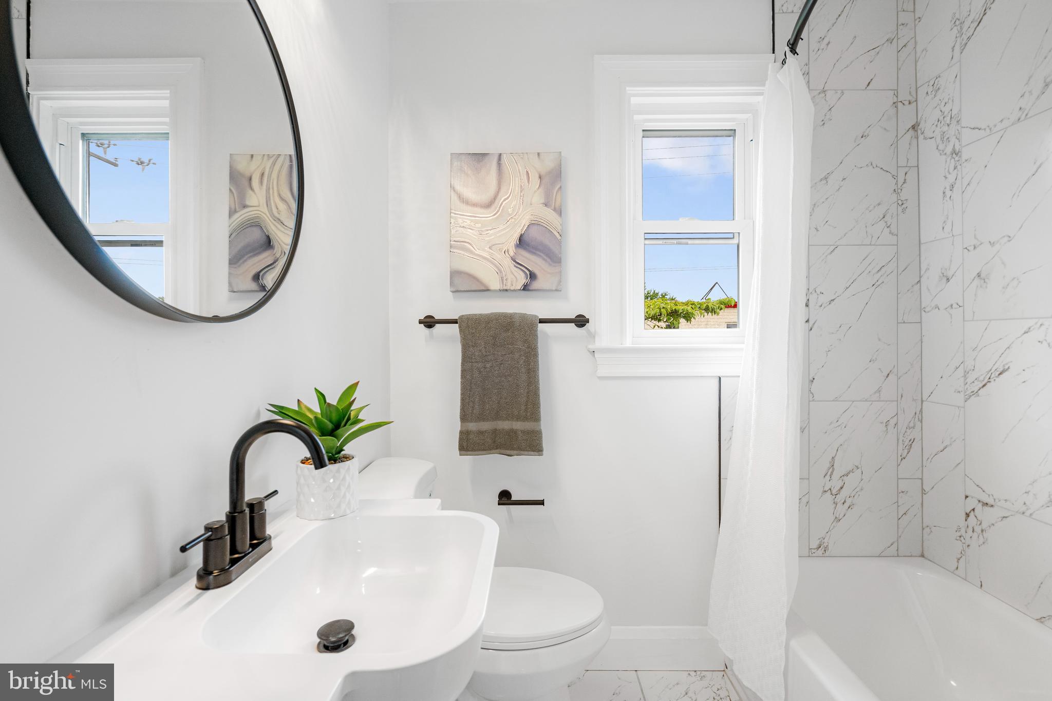 DUNDALK MANOR - Residential