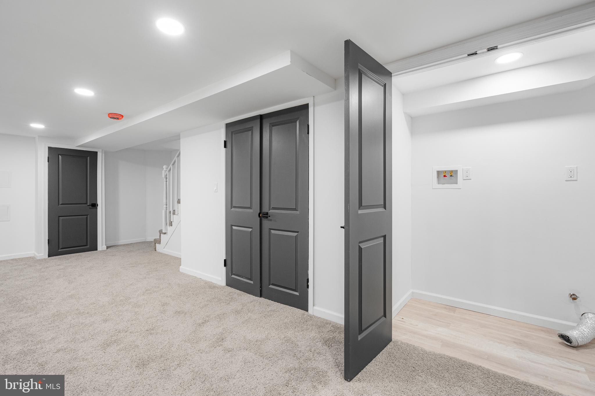 DUNDALK MANOR - Residential