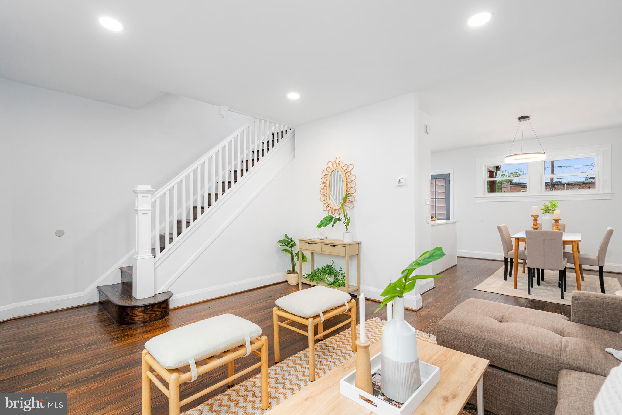 DUNDALK MANOR - Residential