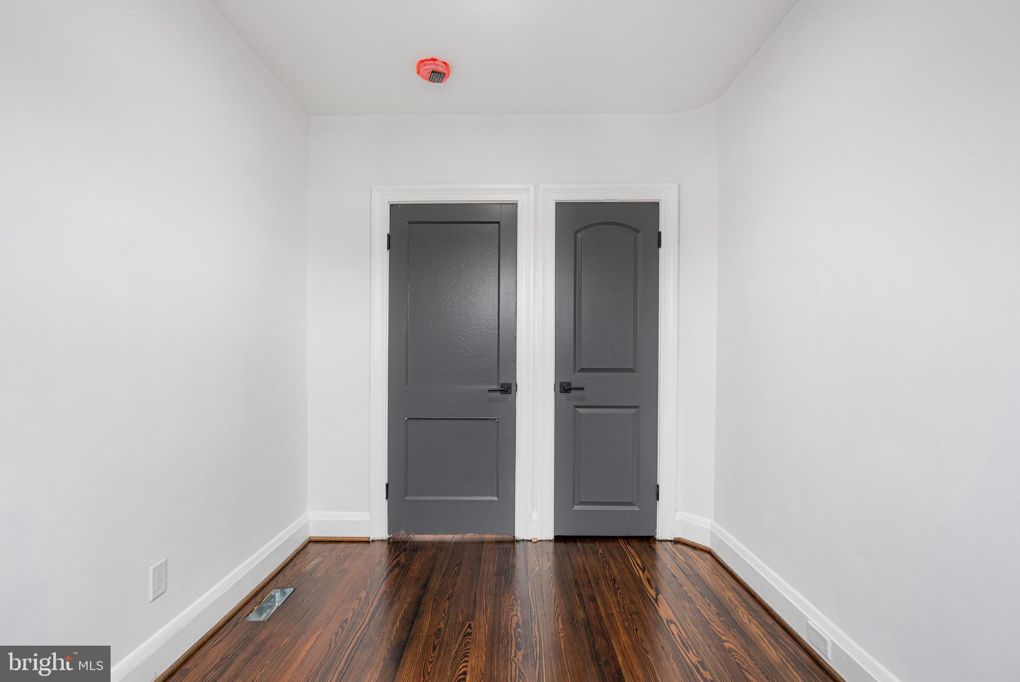 DUNDALK MANOR - Residential