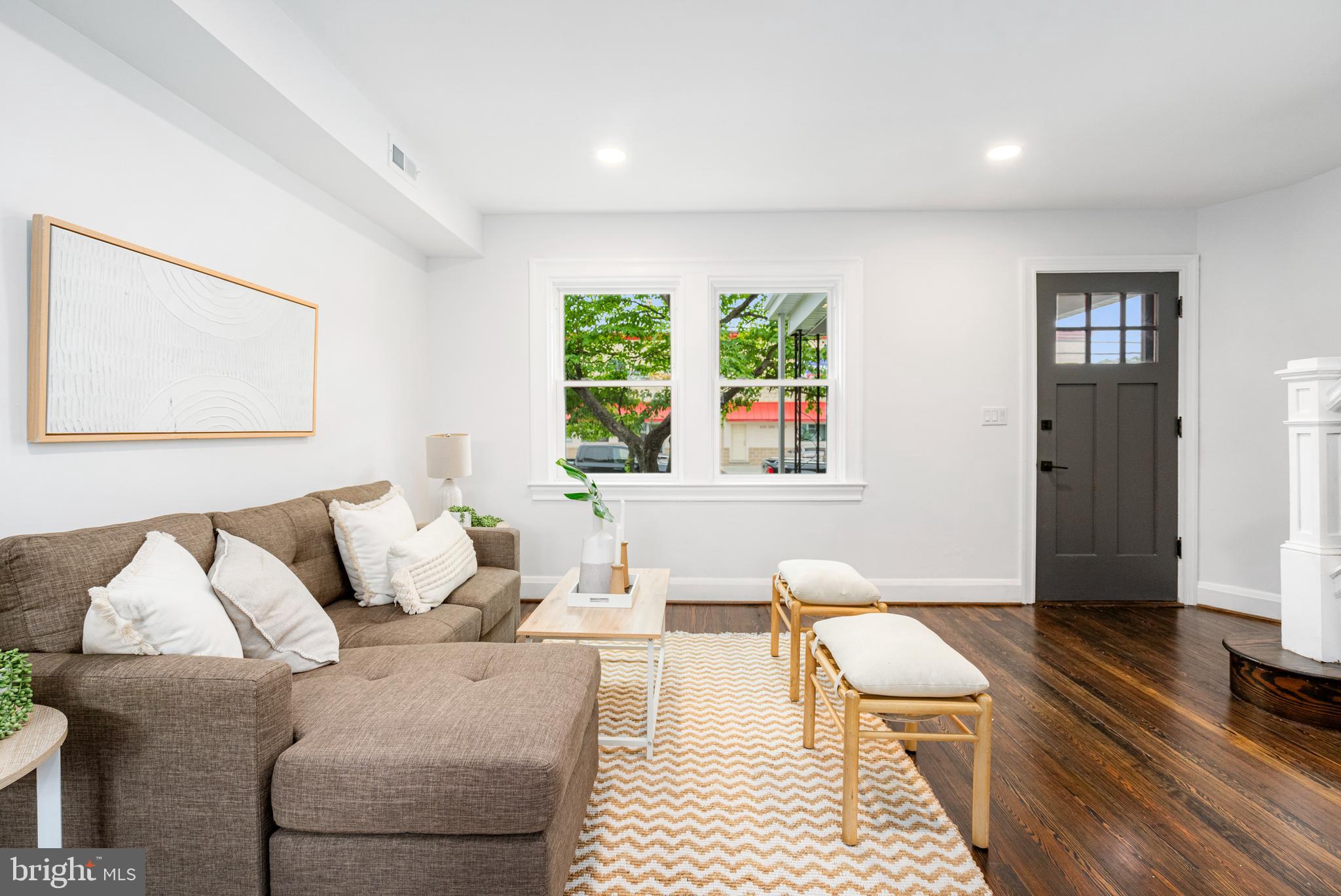 DUNDALK MANOR - Residential