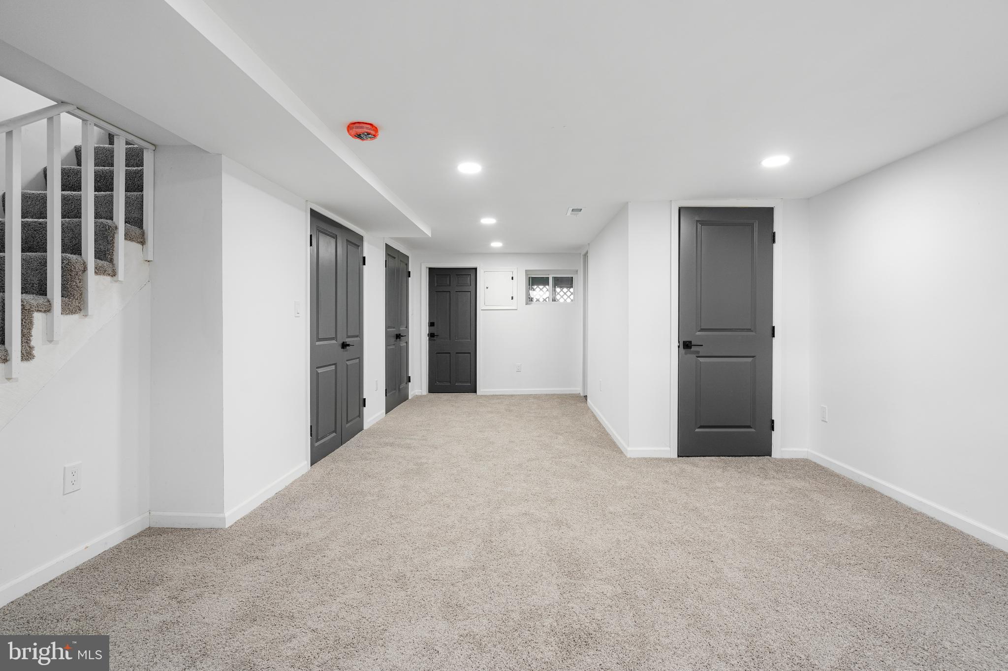 DUNDALK MANOR - Residential