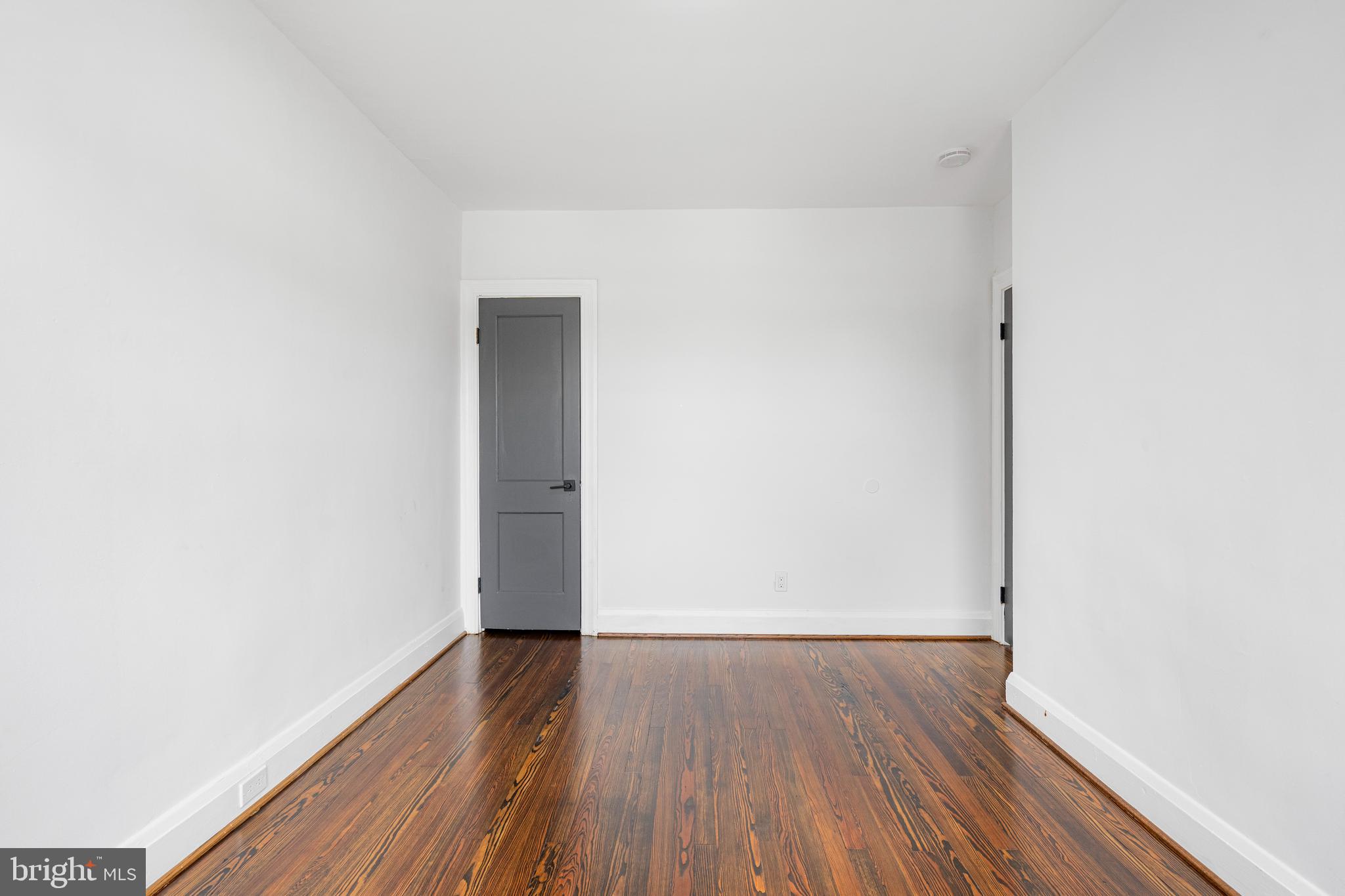 DUNDALK MANOR - Residential