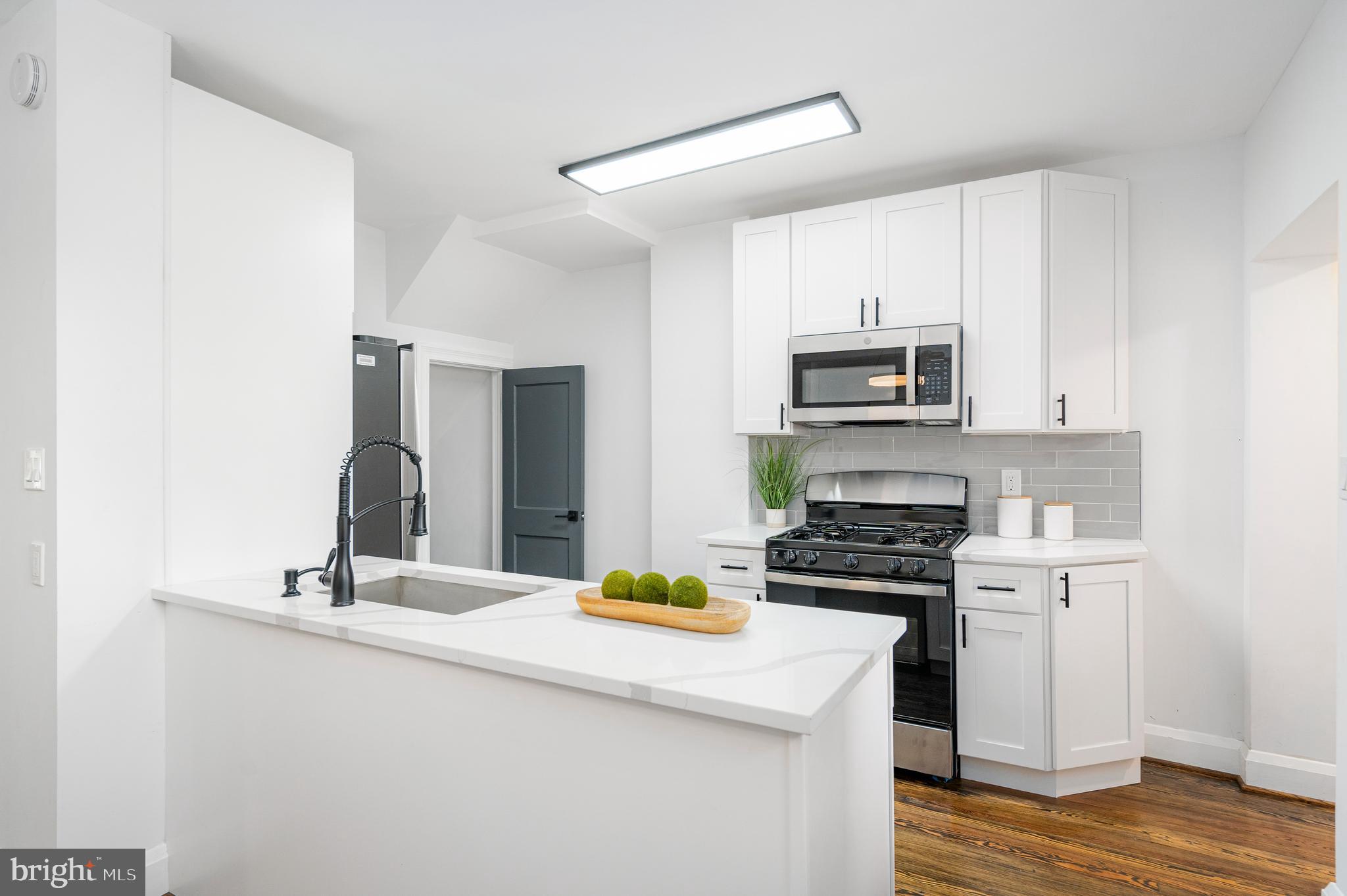 DUNDALK MANOR - Residential