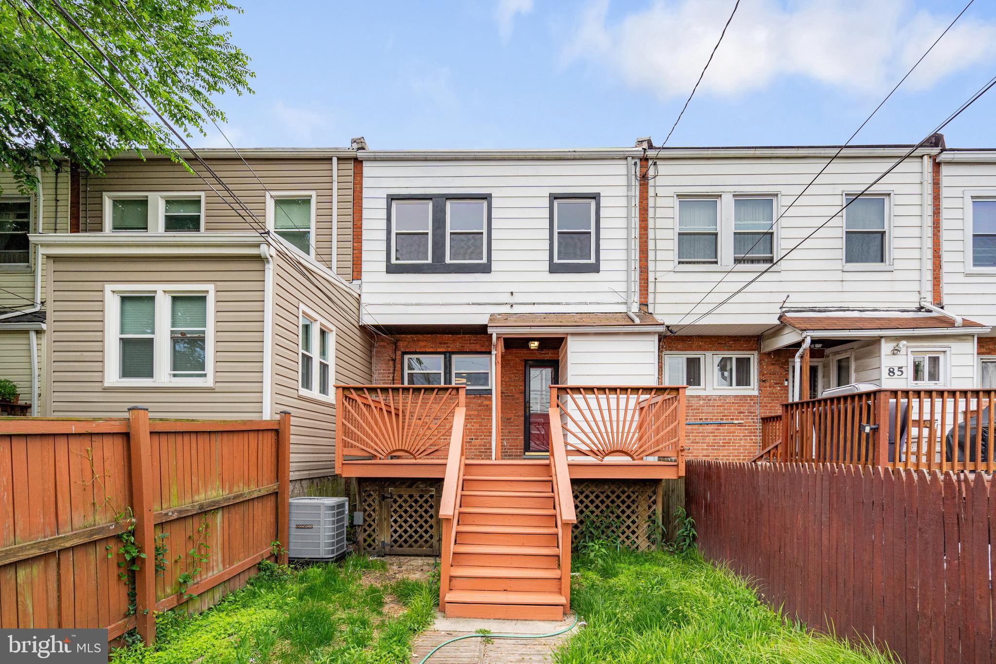 DUNDALK MANOR - Residential