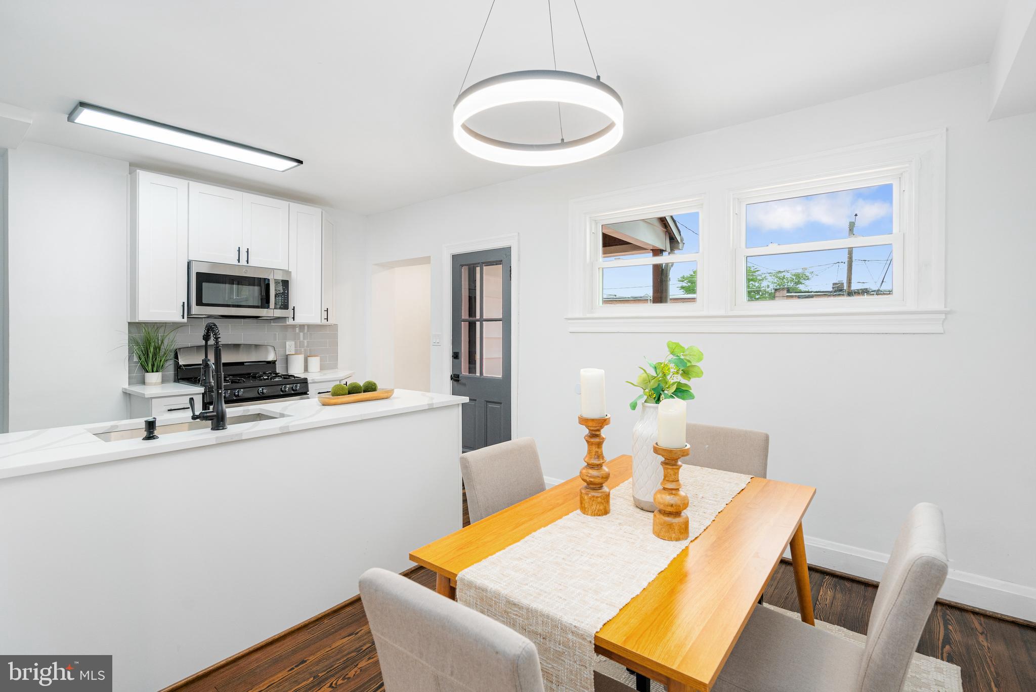 DUNDALK MANOR - Residential