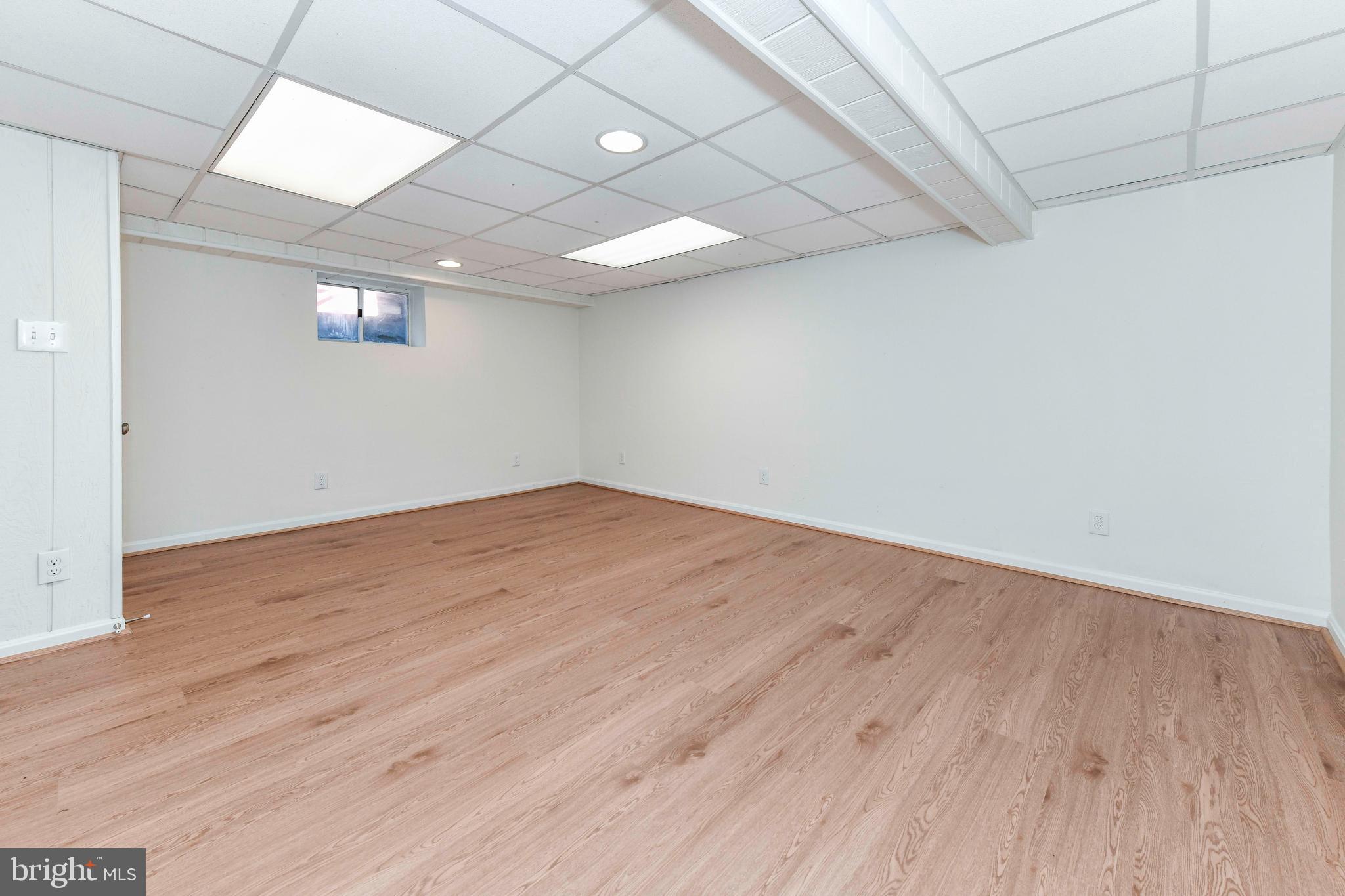 WARWICK VILLAGE - Residential Lease