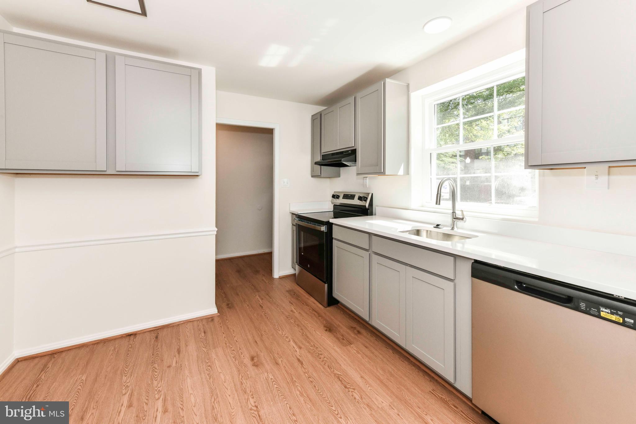 WARWICK VILLAGE - Residential Lease