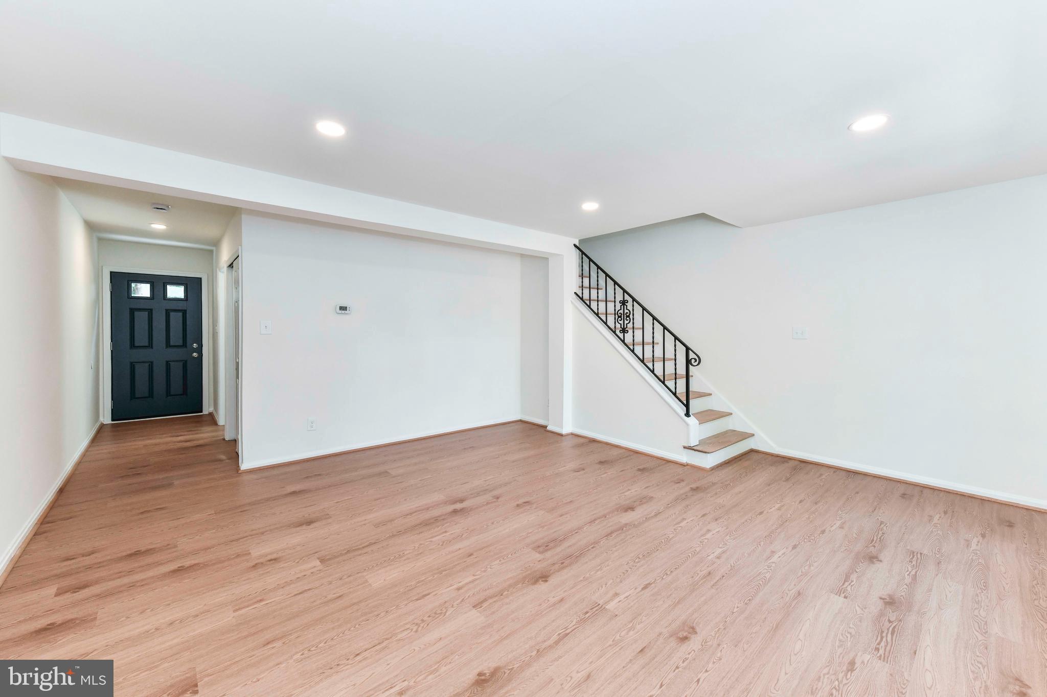 WARWICK VILLAGE - Residential Lease