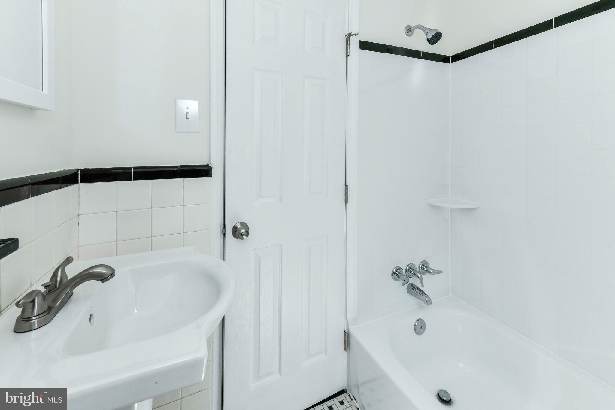 WARWICK VILLAGE - Residential Lease