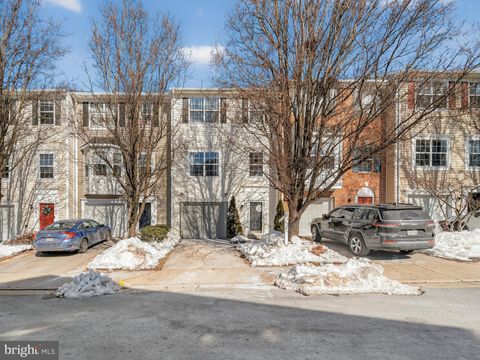 Photo of 564 Sparkleberry Terrace NE, LEESBURG, VA 20176 (MLS # VALO2110426)