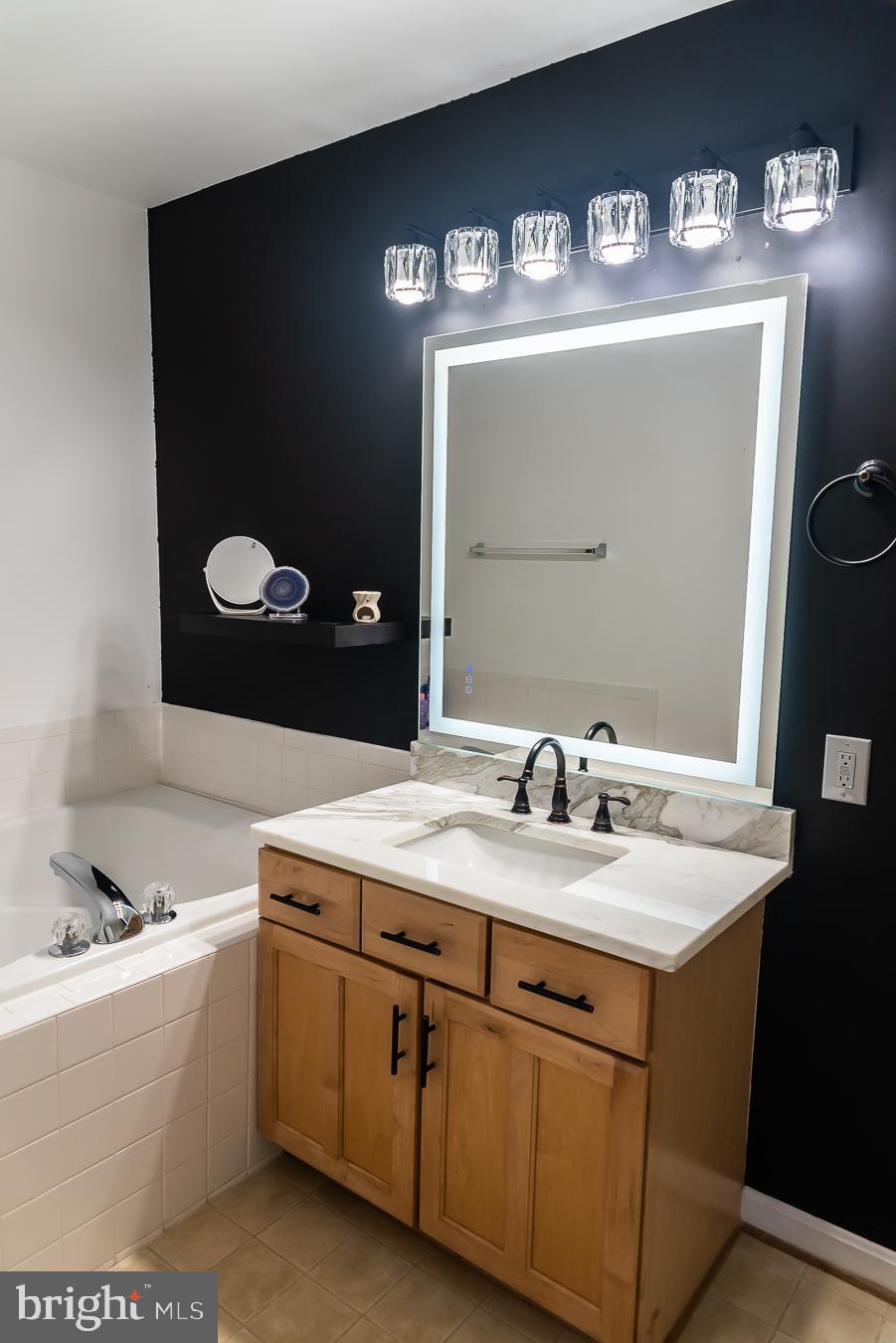 SYCAMORE HILL - Residential