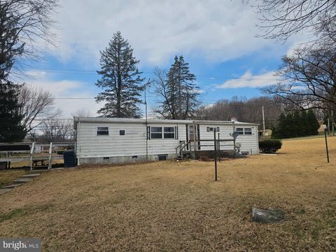 492 N OCTORARA TRAIL PARKESBURG PA 19365