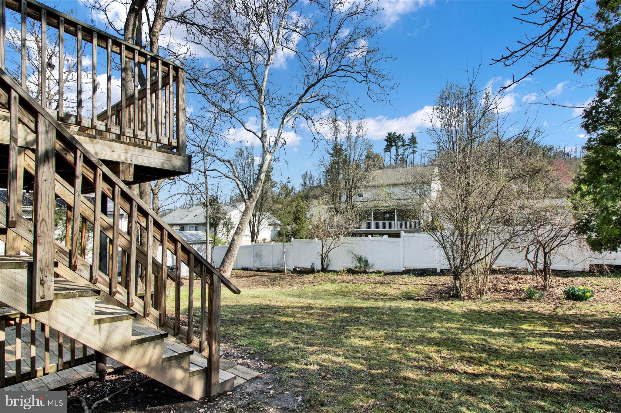 PINE KNOLL - Residential