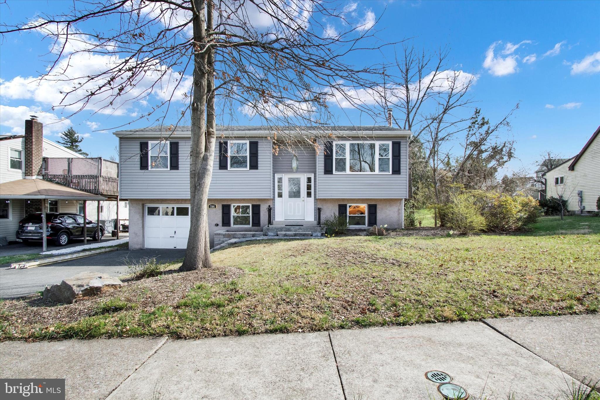 PINE KNOLL - Residential