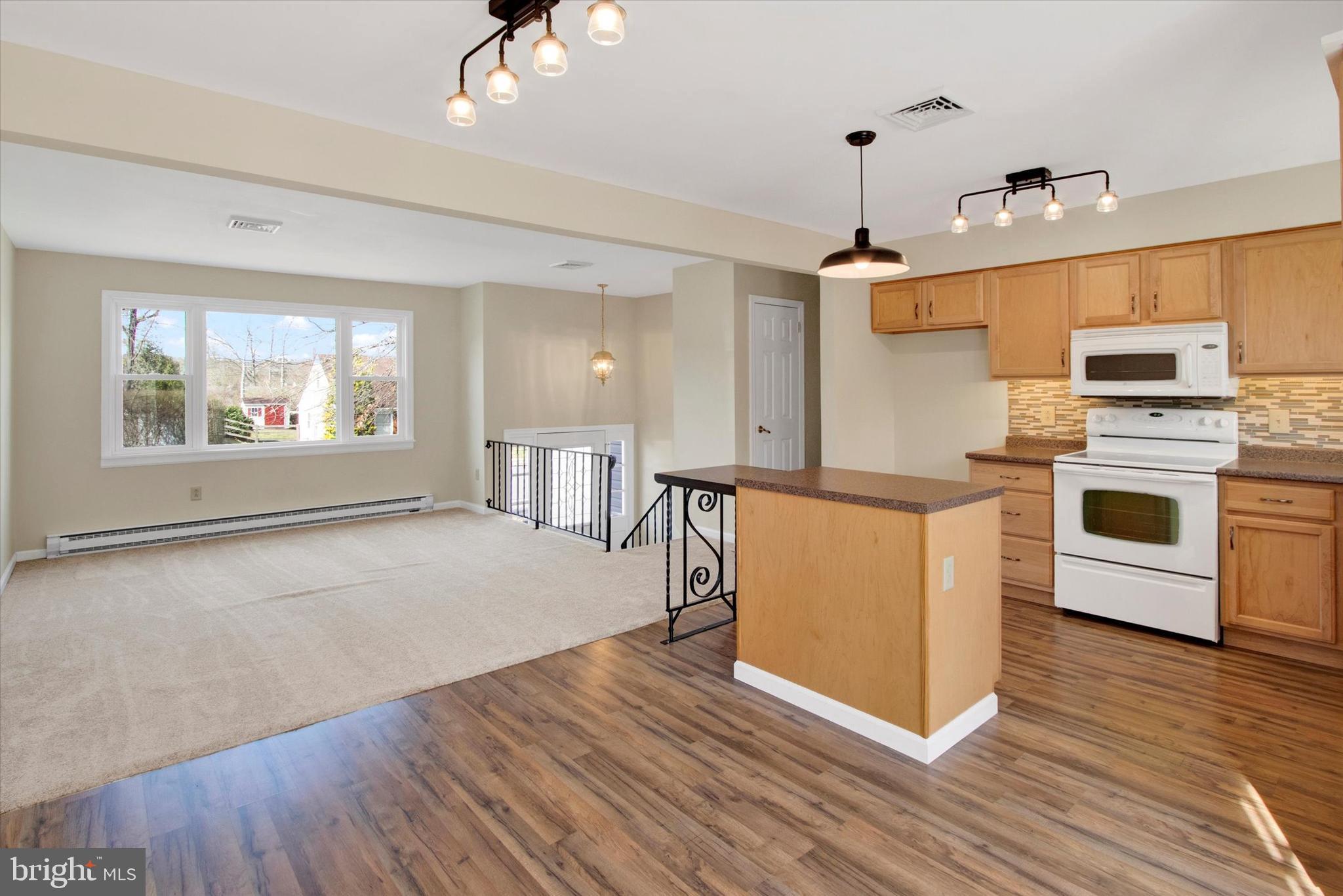 PINE KNOLL - Residential