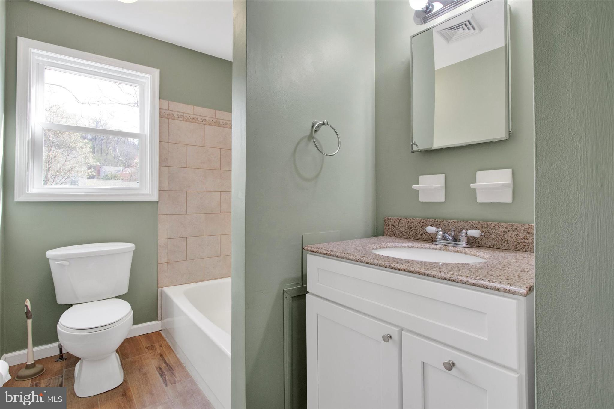 PINE KNOLL - Residential