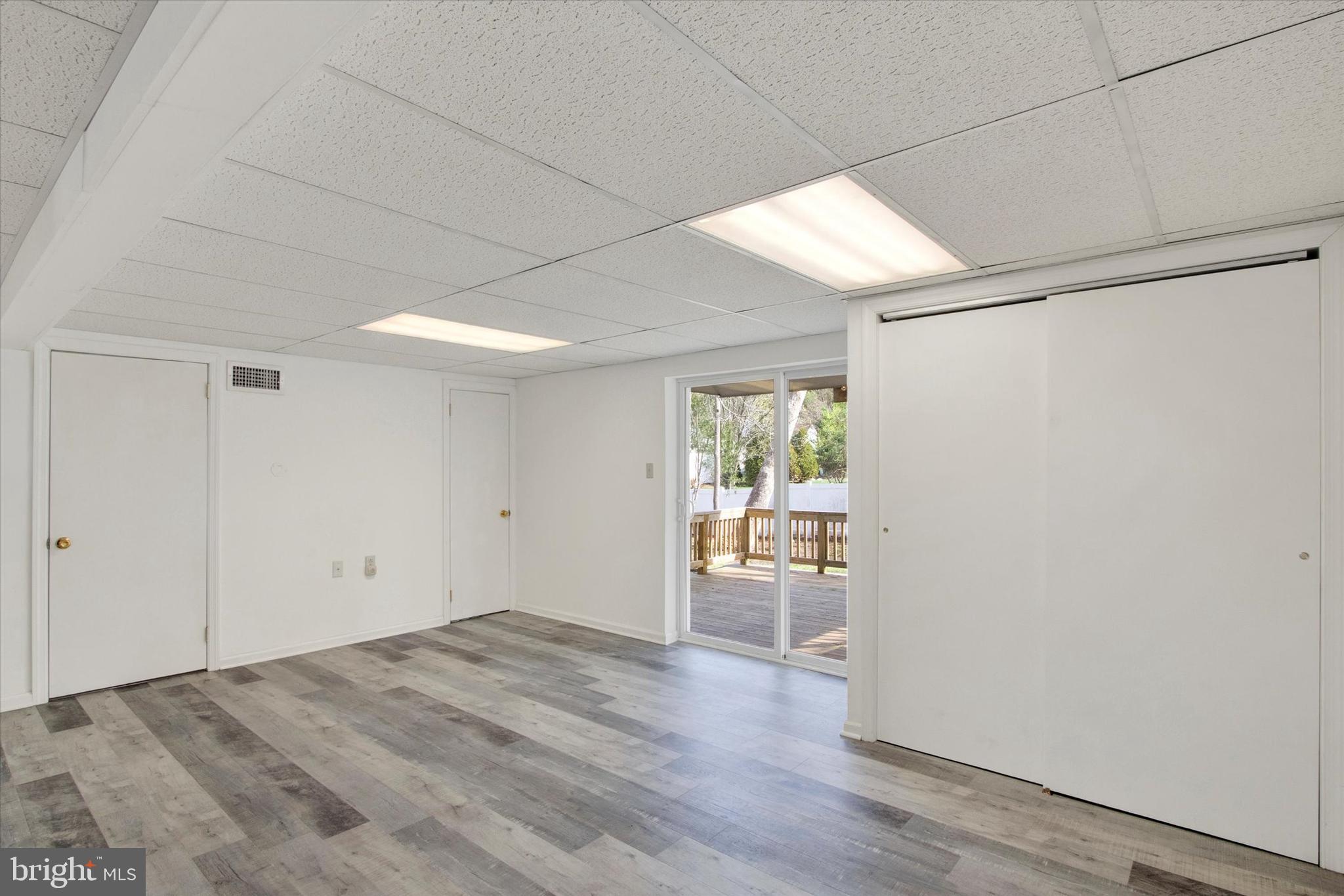 PINE KNOLL - Residential