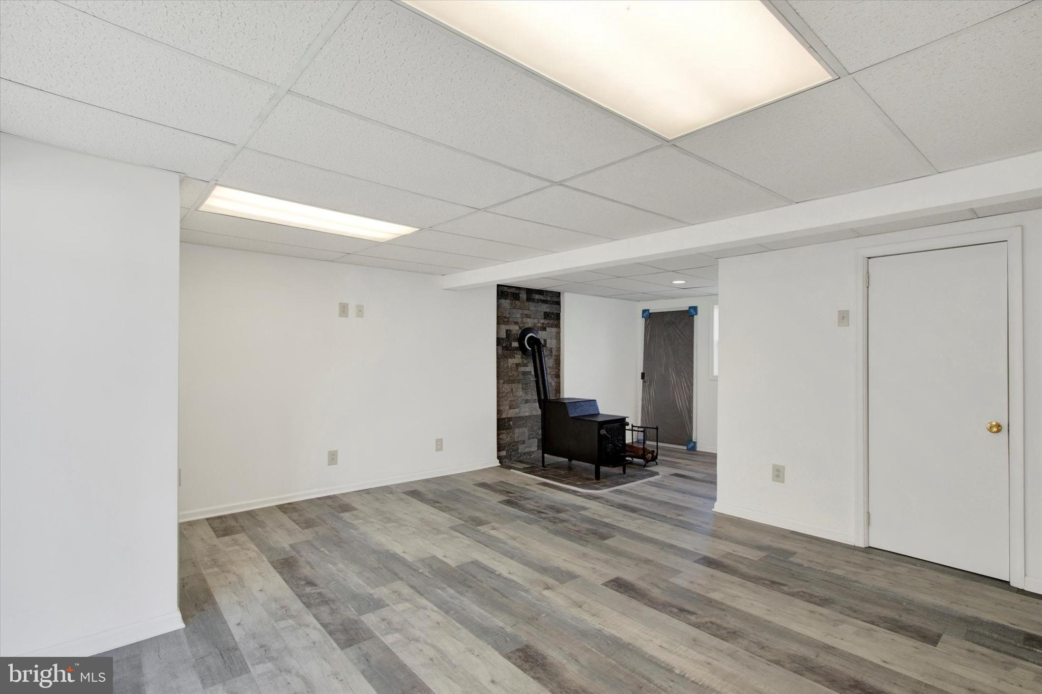 PINE KNOLL - Residential