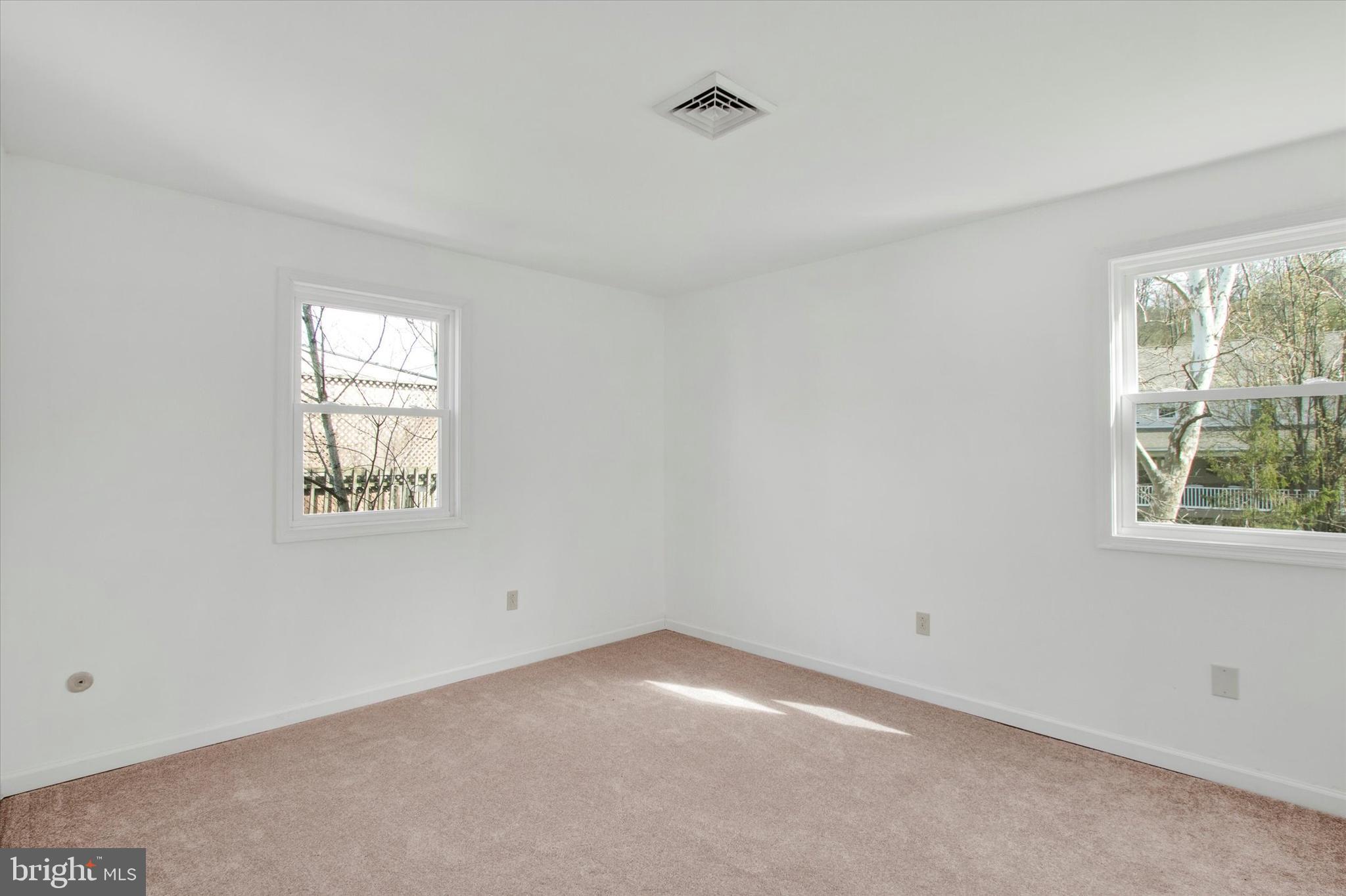 PINE KNOLL - Residential