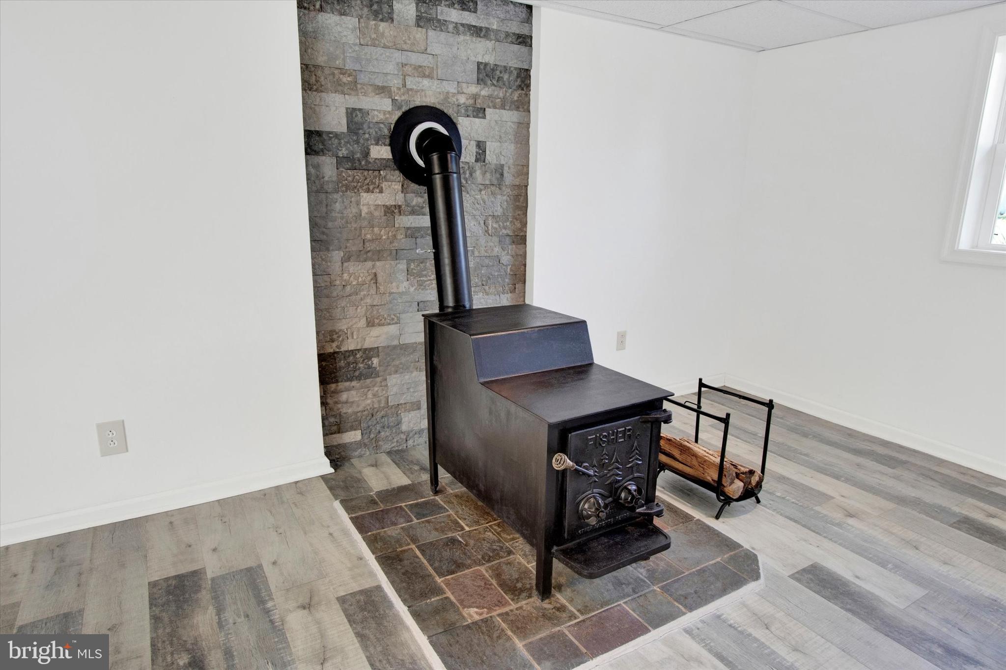 PINE KNOLL - Residential