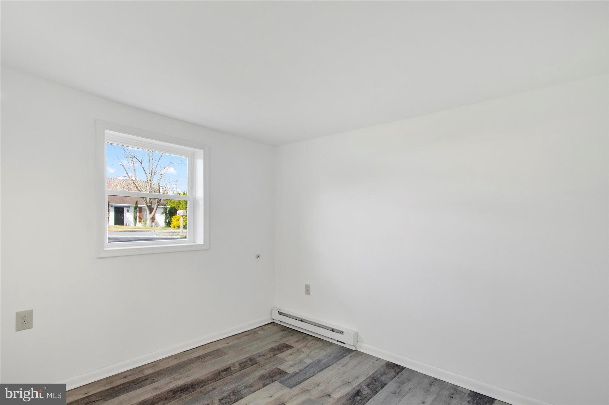 PINE KNOLL - Residential