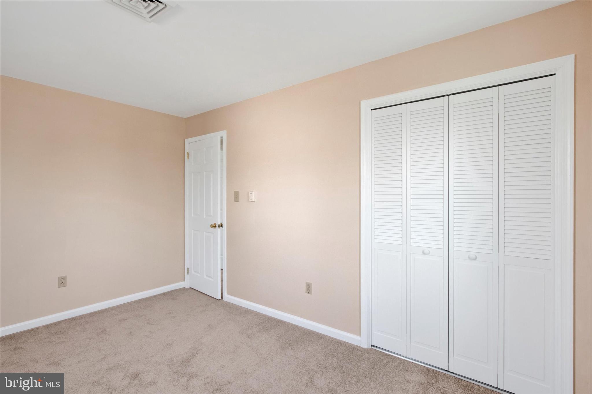 PINE KNOLL - Residential