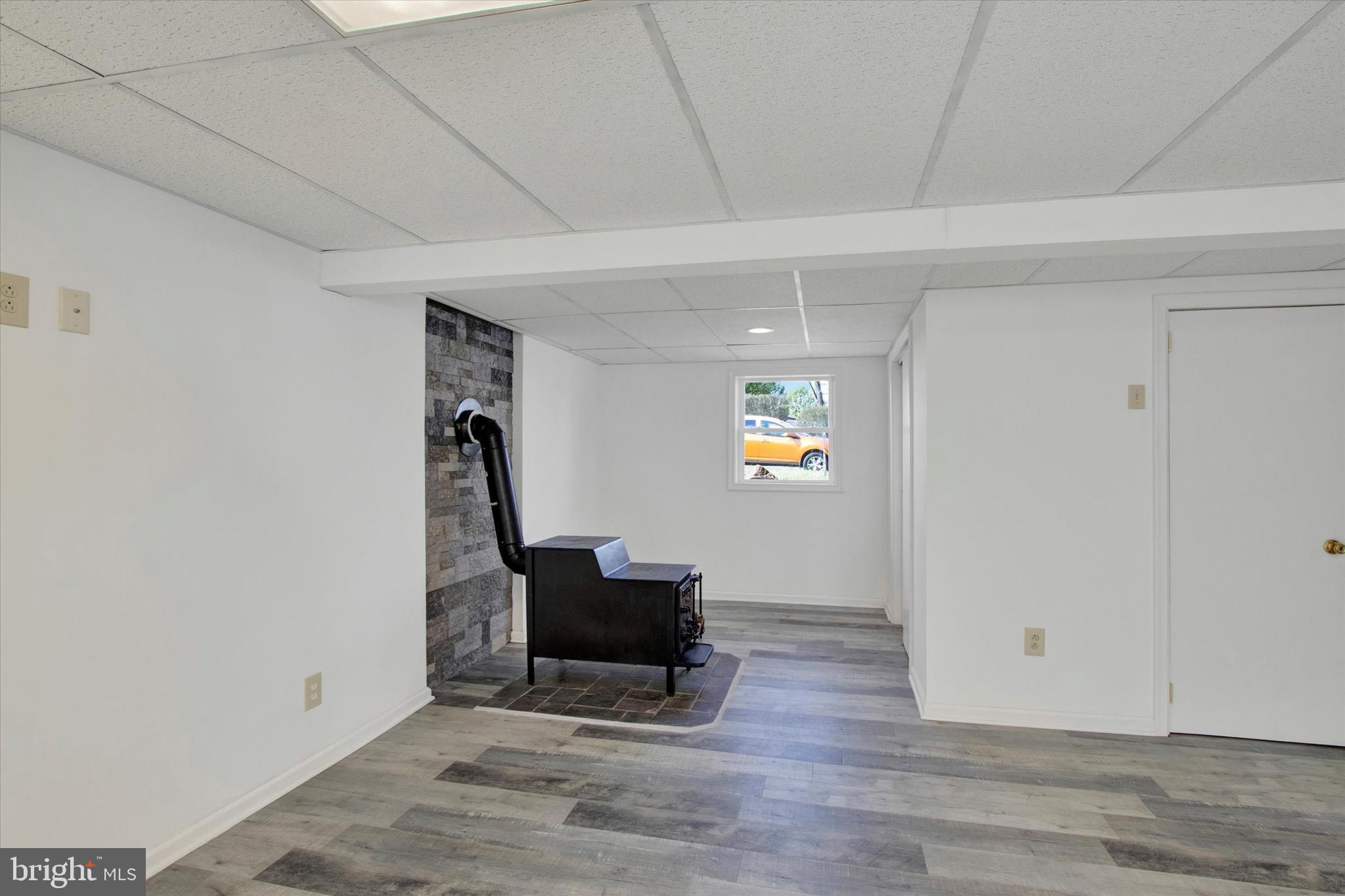 PINE KNOLL - Residential