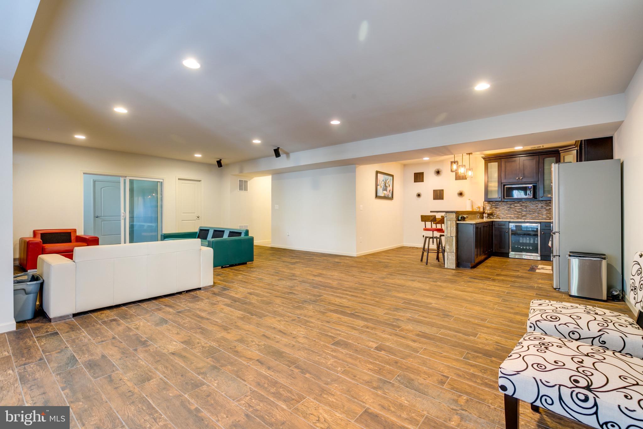 BRAMBLETON LANDBAY 3 - Residential Lease