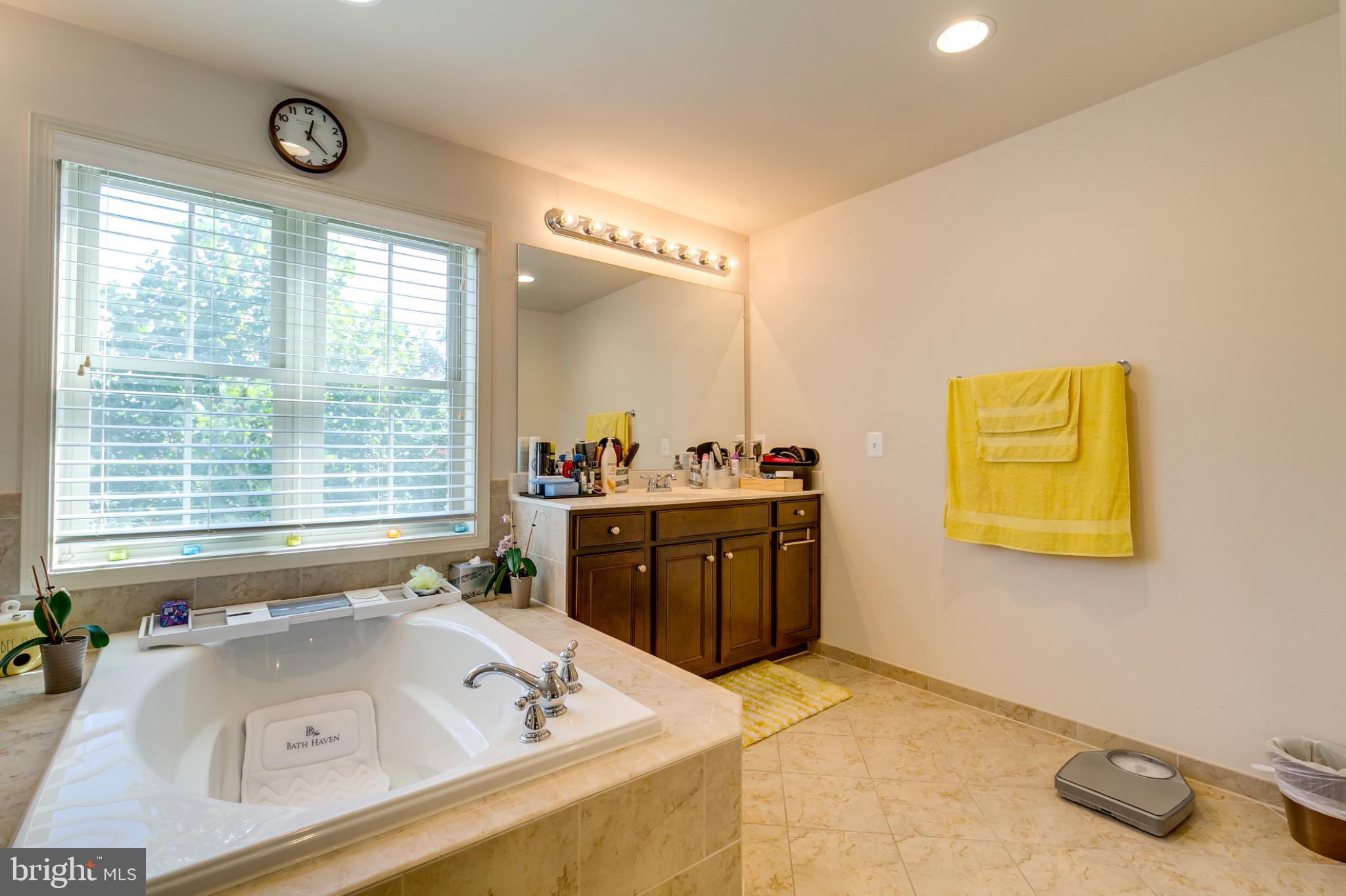 BRAMBLETON LANDBAY 3 - Residential Lease