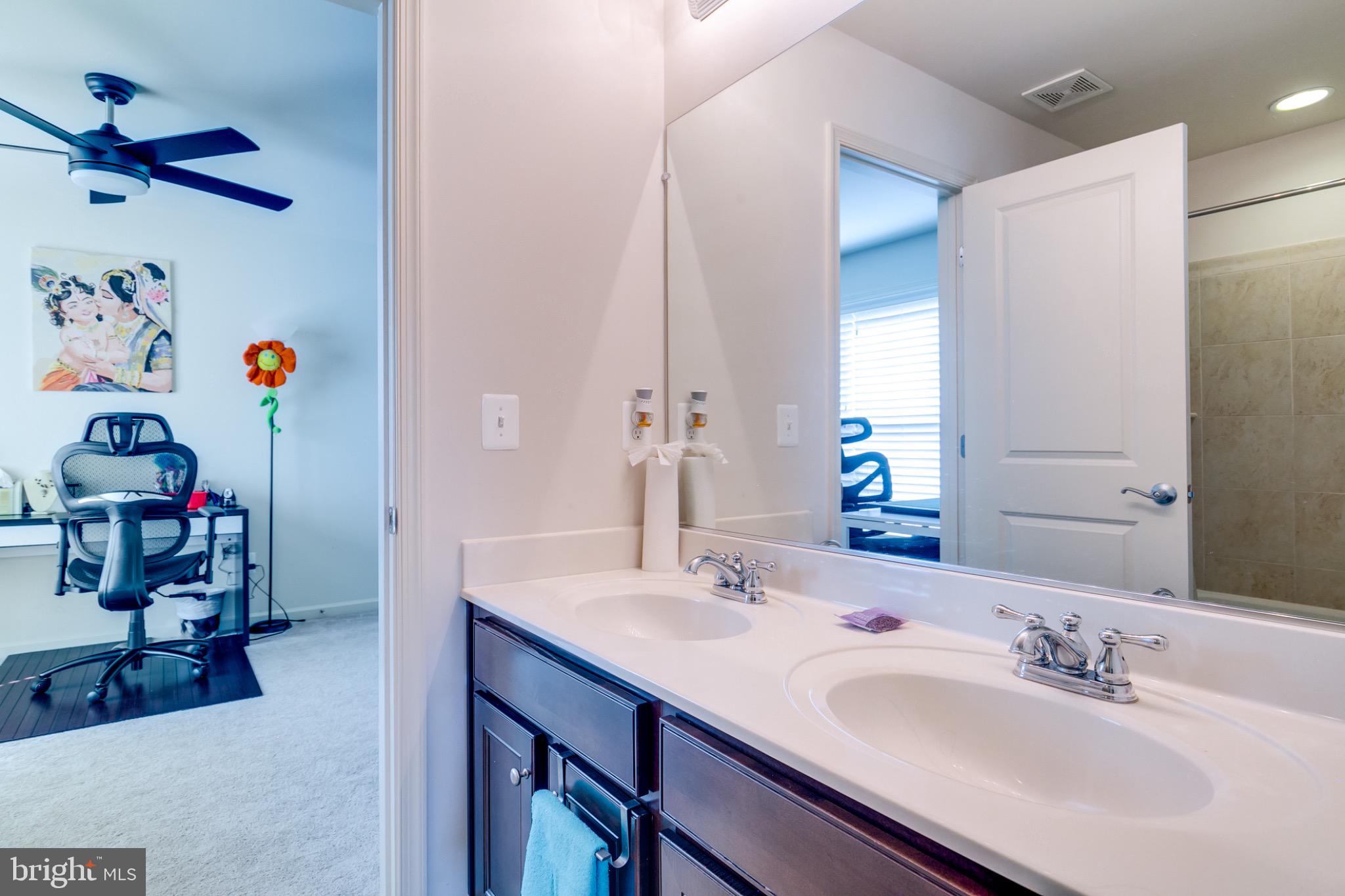 BRAMBLETON LANDBAY 3 - Residential Lease